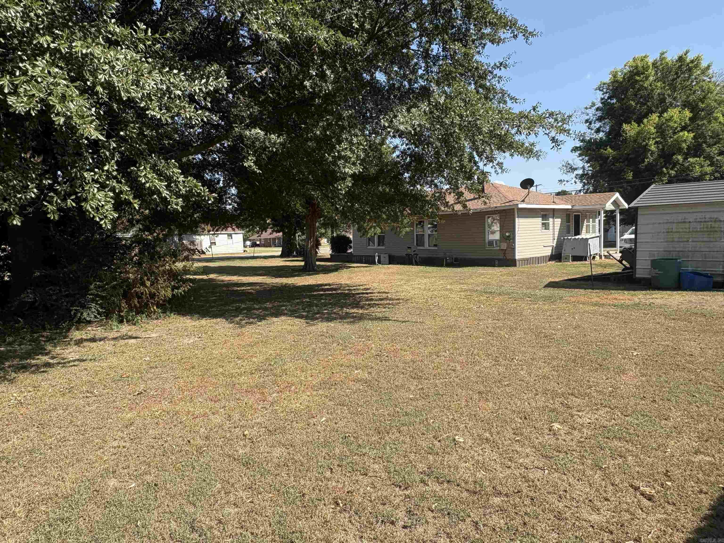 301 New York Avenue Property Photo 8