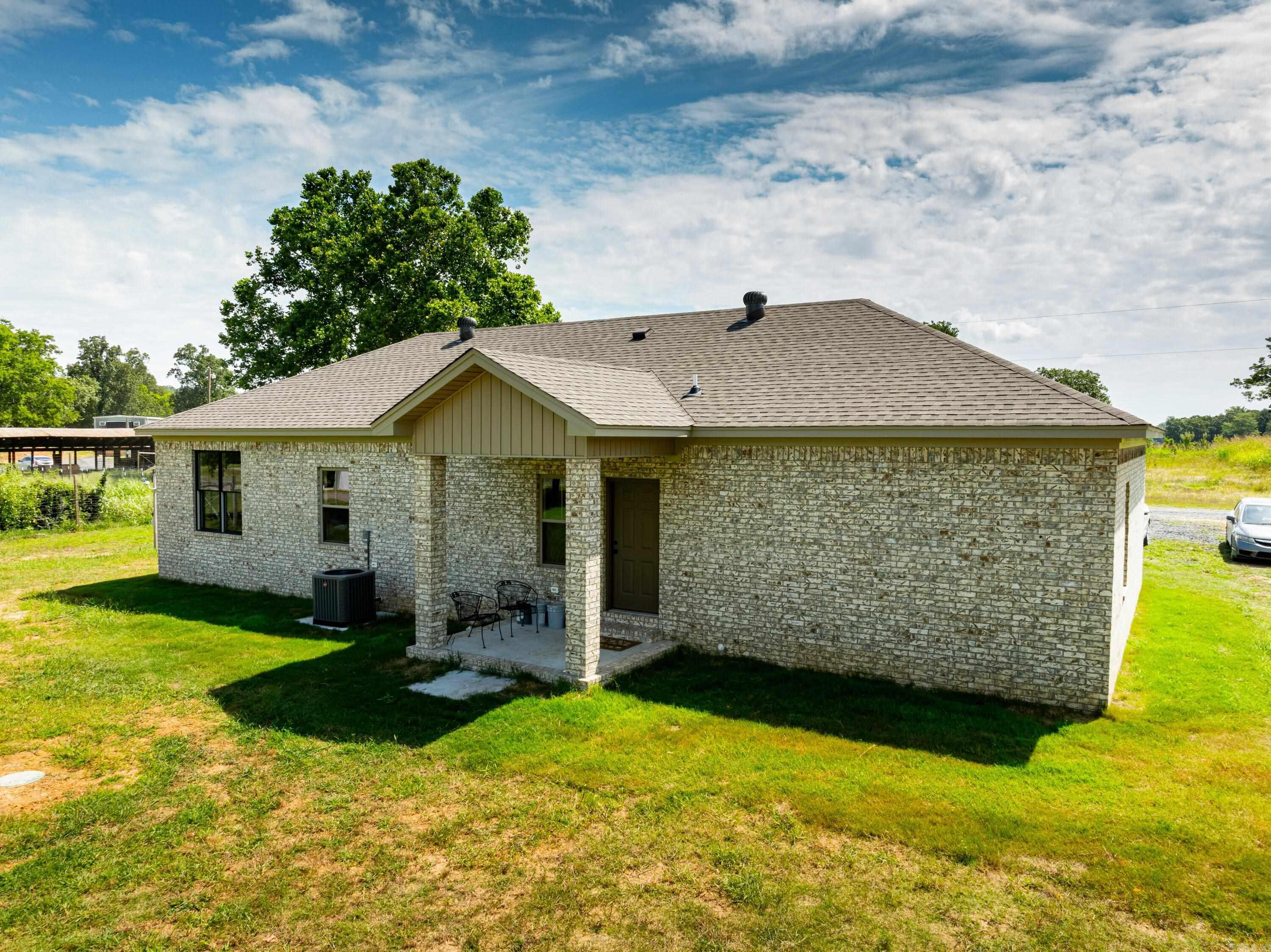 35 Friday Ln Property Photo 6