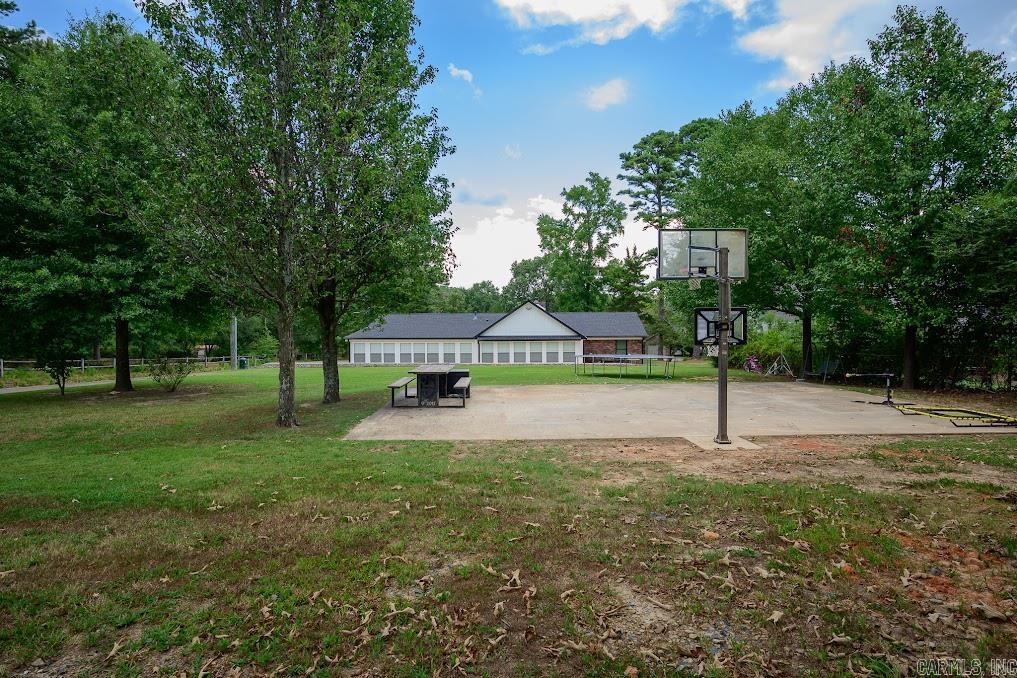 101 Sherwood Forest Drive Property Photo 7