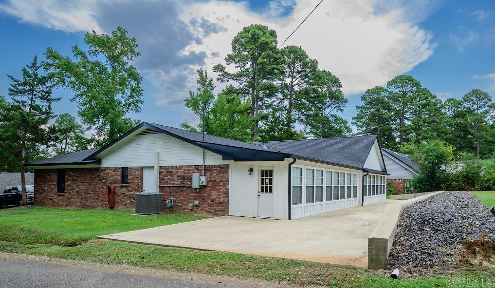 101 Sherwood Forest Drive Property Photo 17