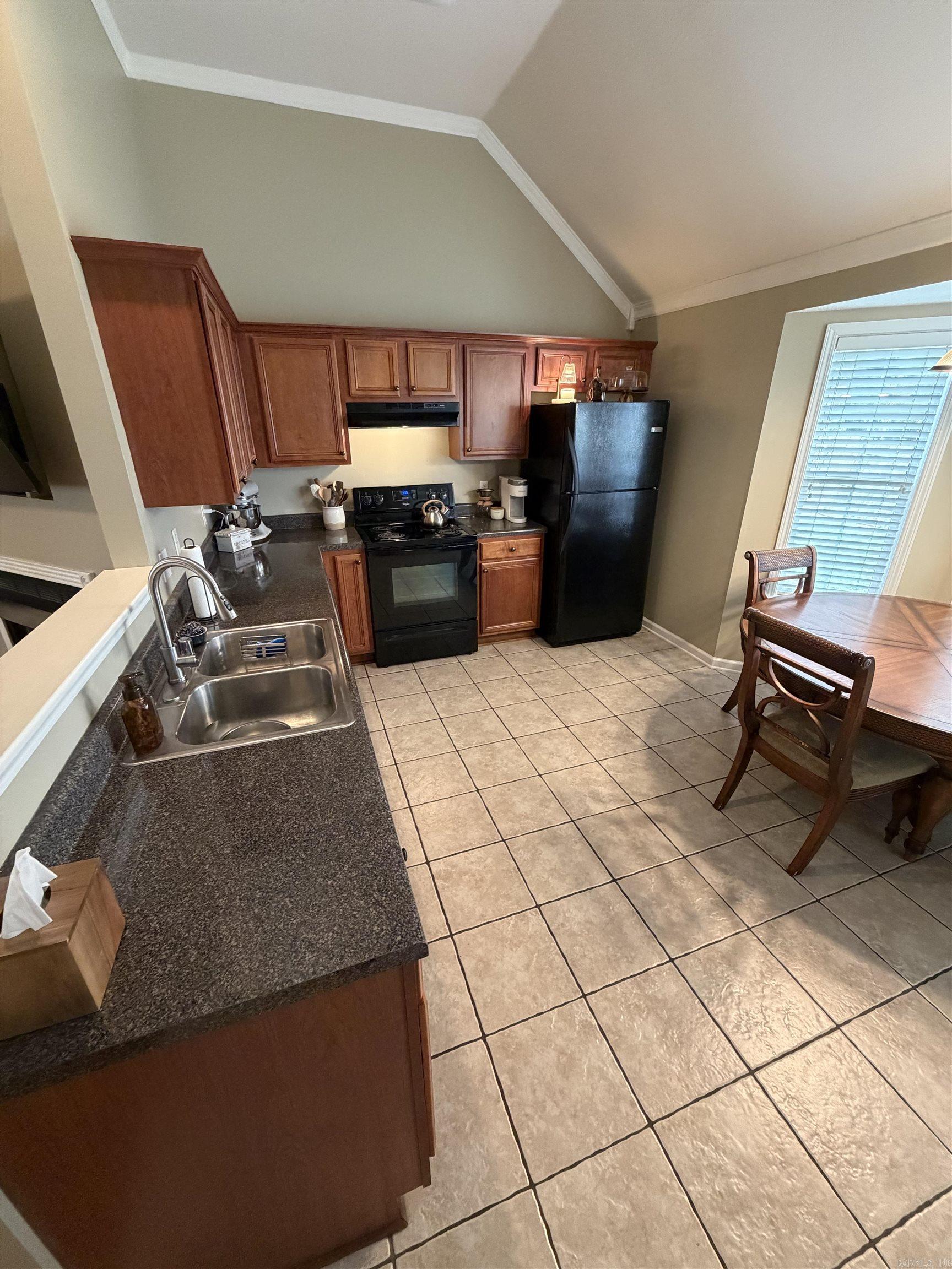 5620 Windsong Drive Property Photo 4