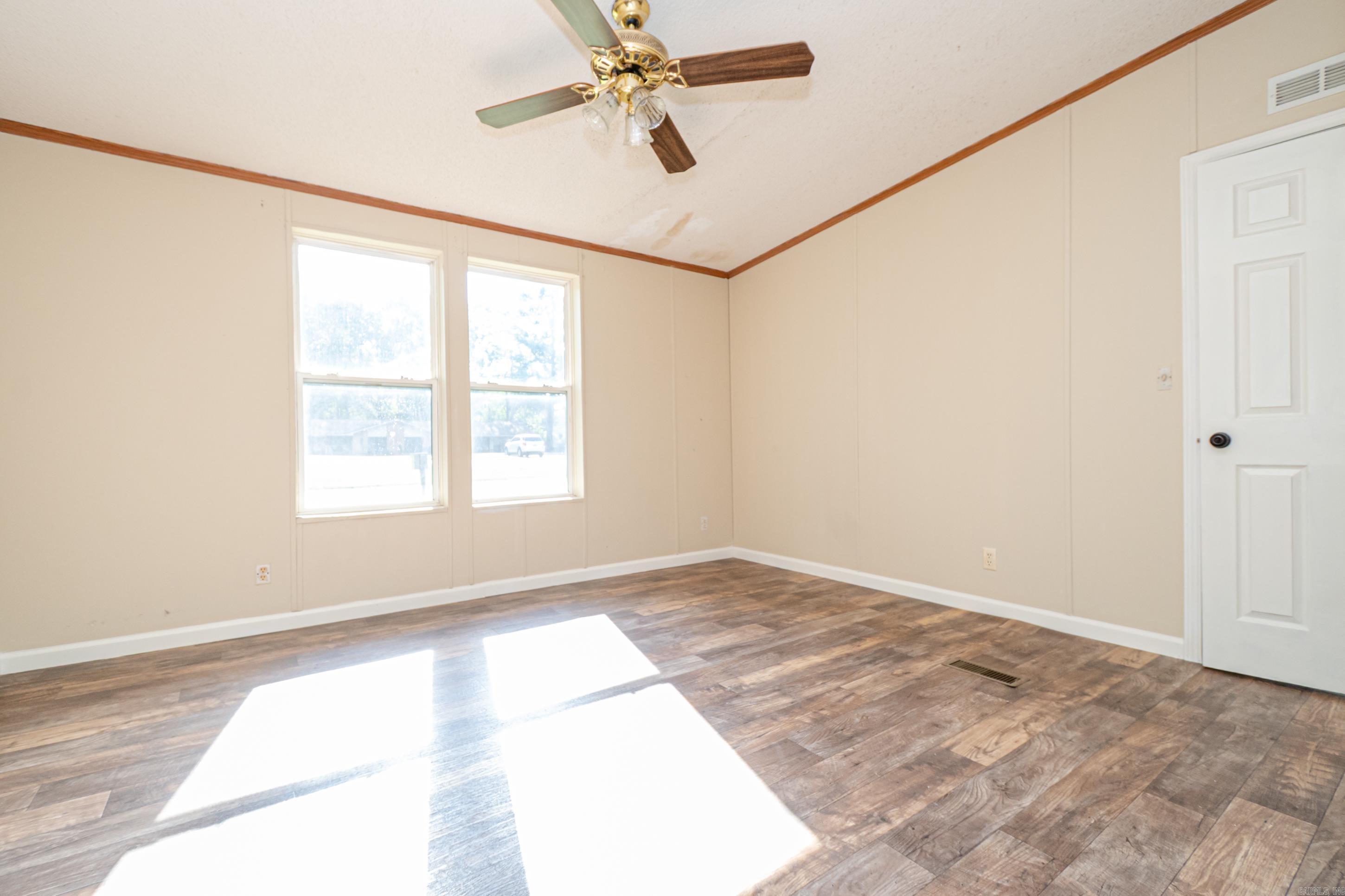 511 Howard Street Property Photo 5