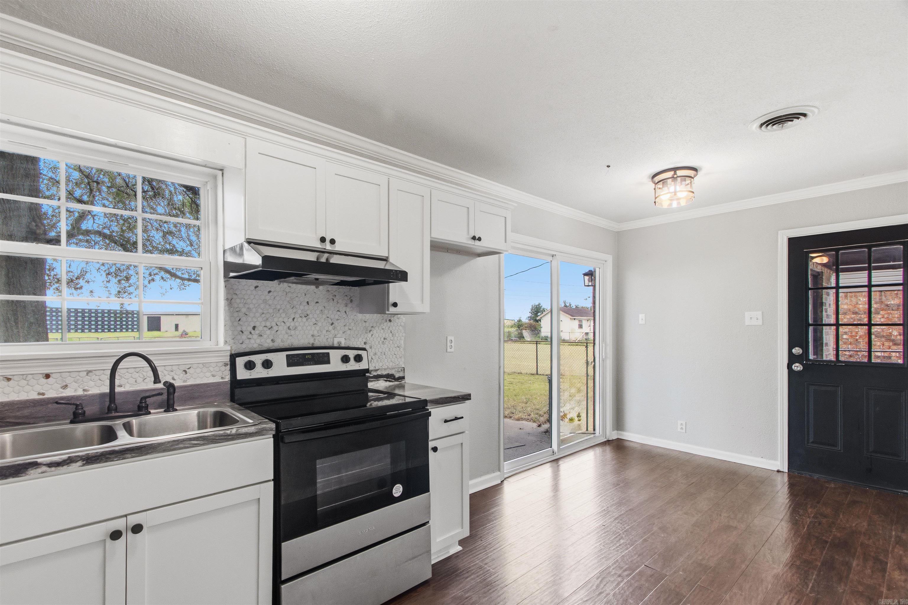65 Boxwood Drive Property Photo 2