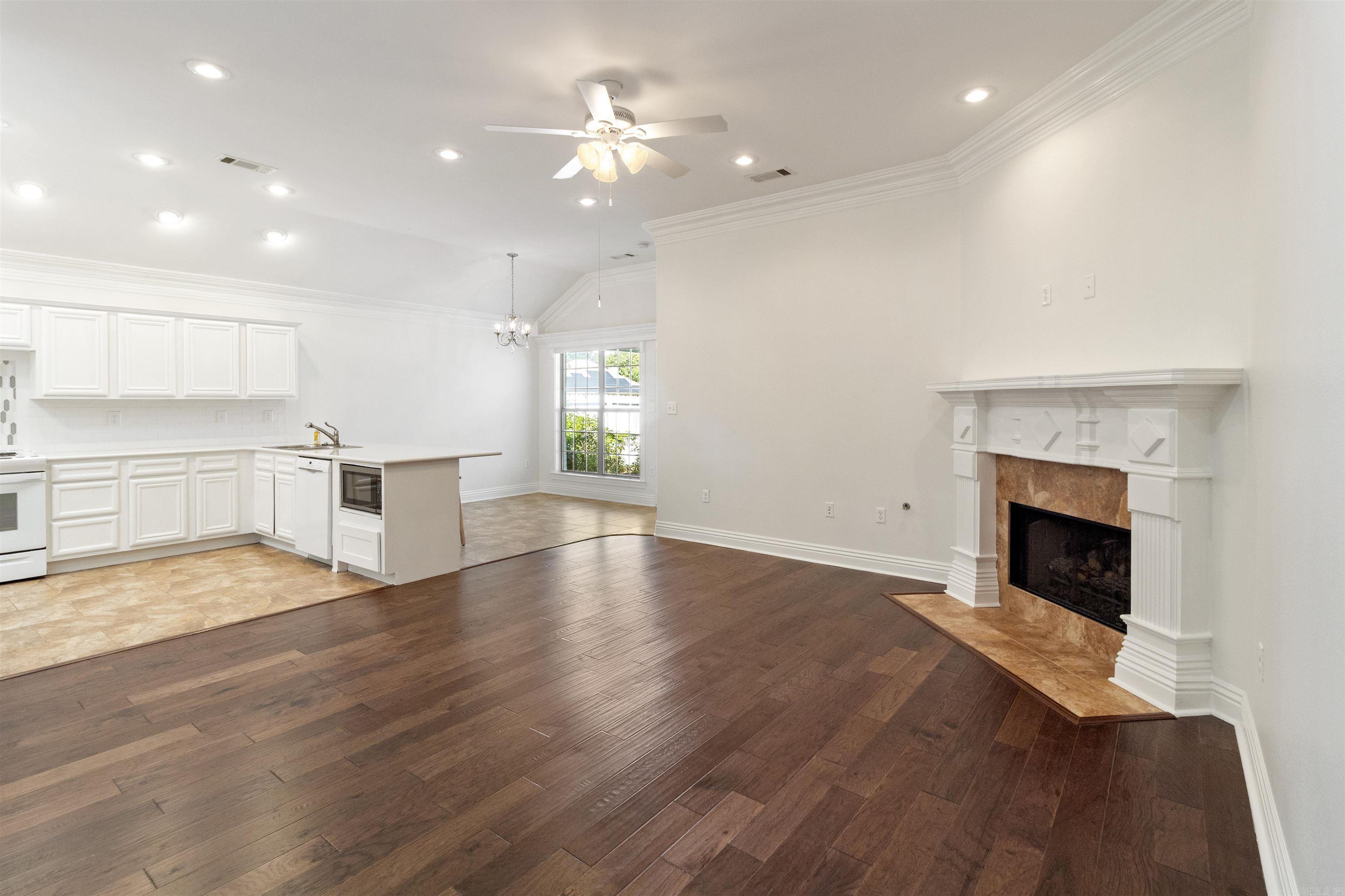 16 Dauphine Pl Property Photo 5