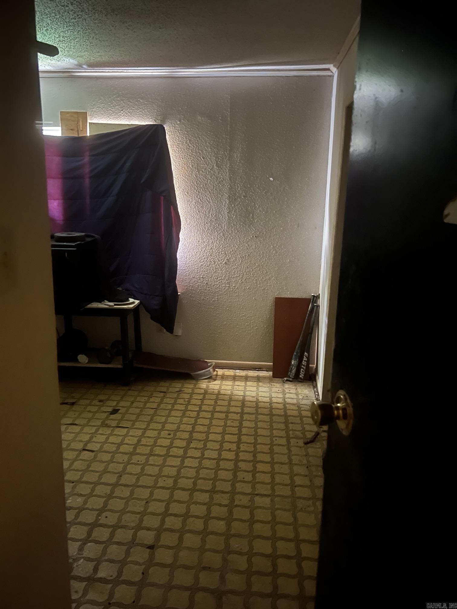 912 Edgehill Dr Property Photo 5