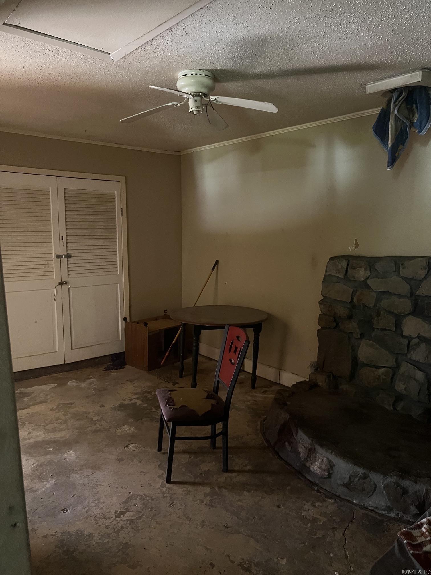 912 Edgehill Dr Property Photo 13