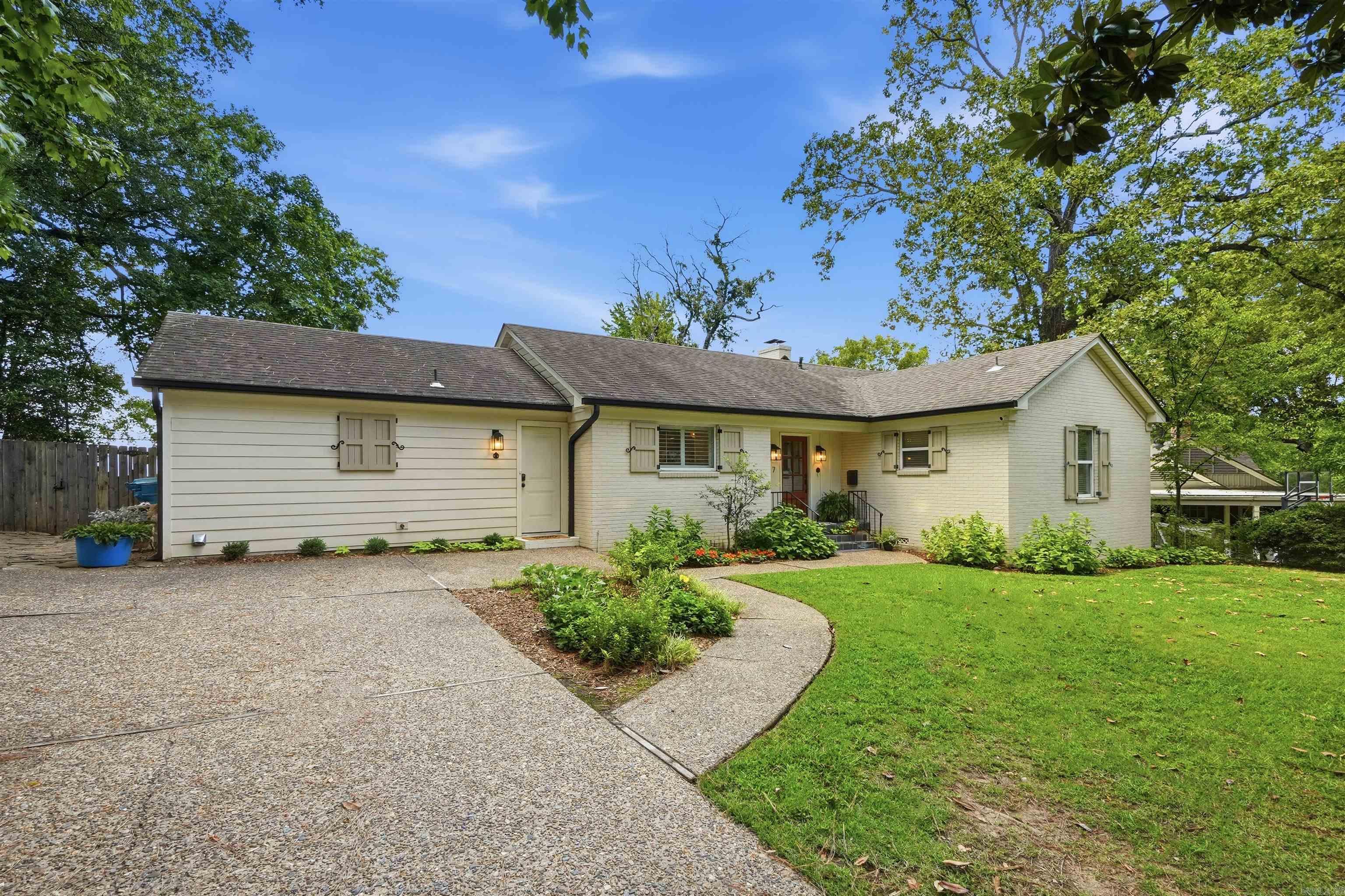 7 Virginia Lane Property Photo 2