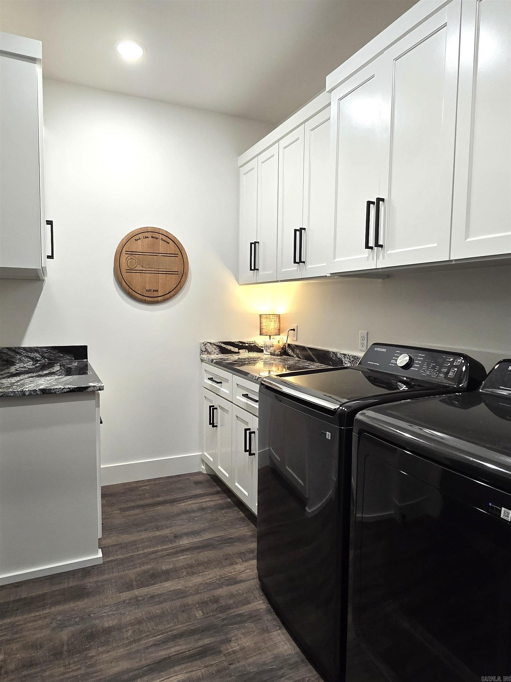 39 Republican Loop Property Photo 24