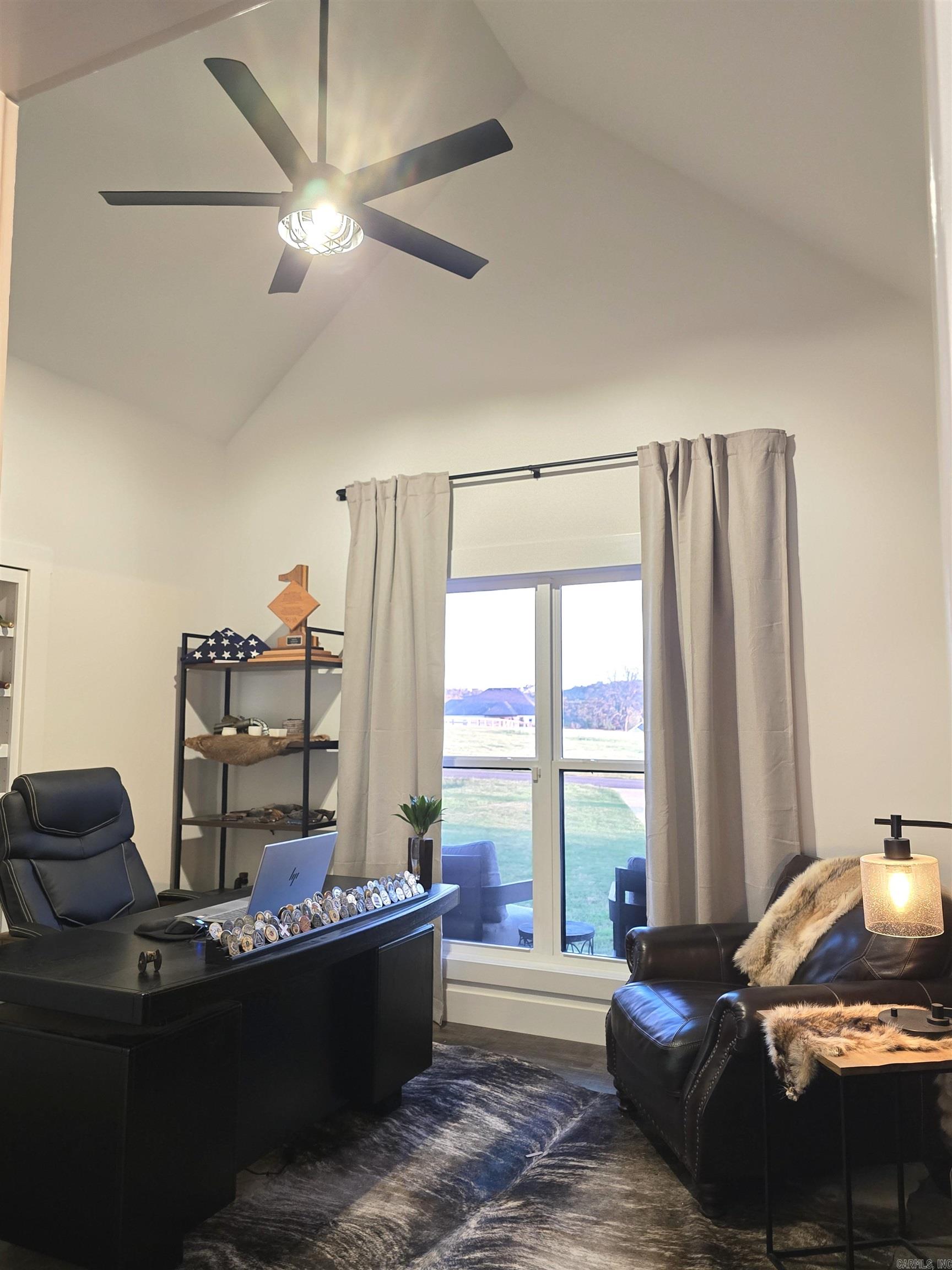 39 Republican Loop Property Photo 32