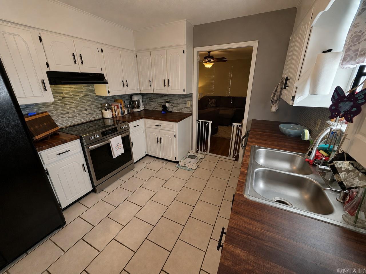 410 Lynn Ln Property Photo 10