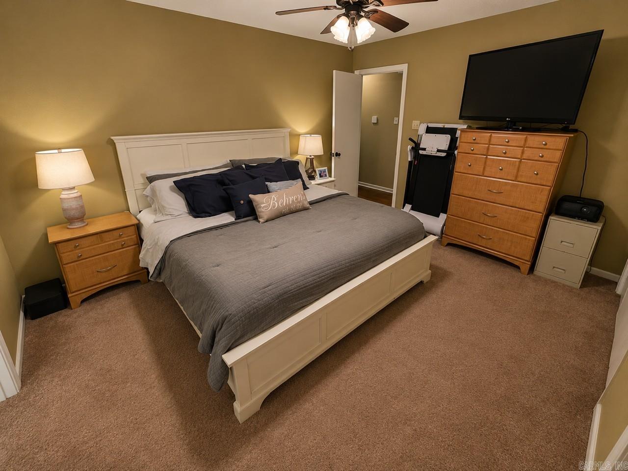 410 Lynn Ln Property Photo 12