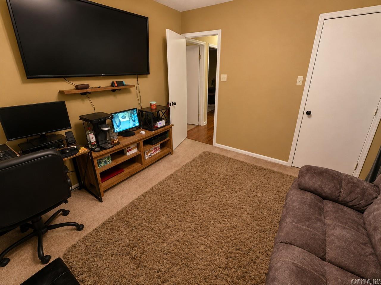 410 Lynn Ln Property Photo 16