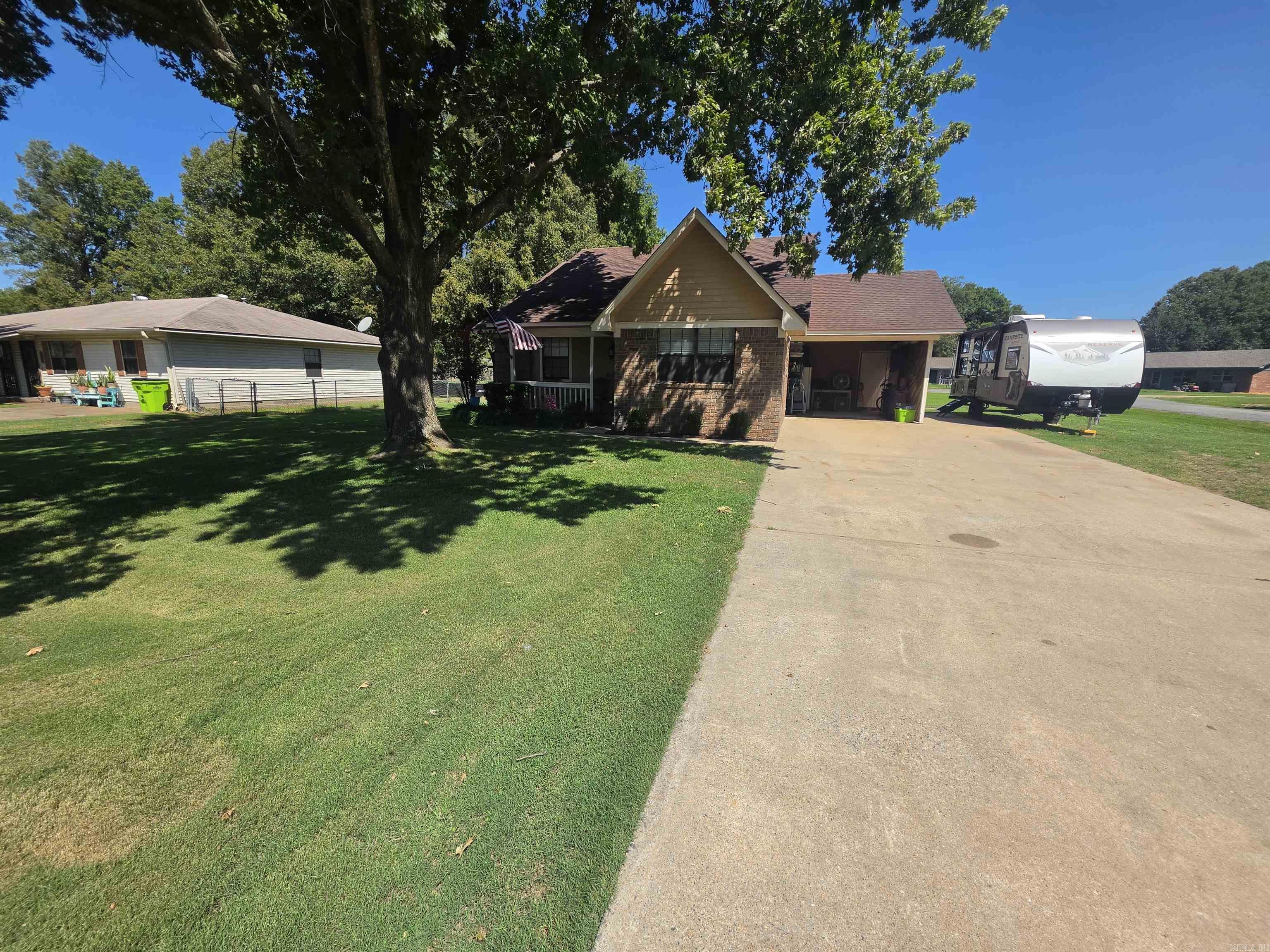 410 Lynn Ln Property Photo 28
