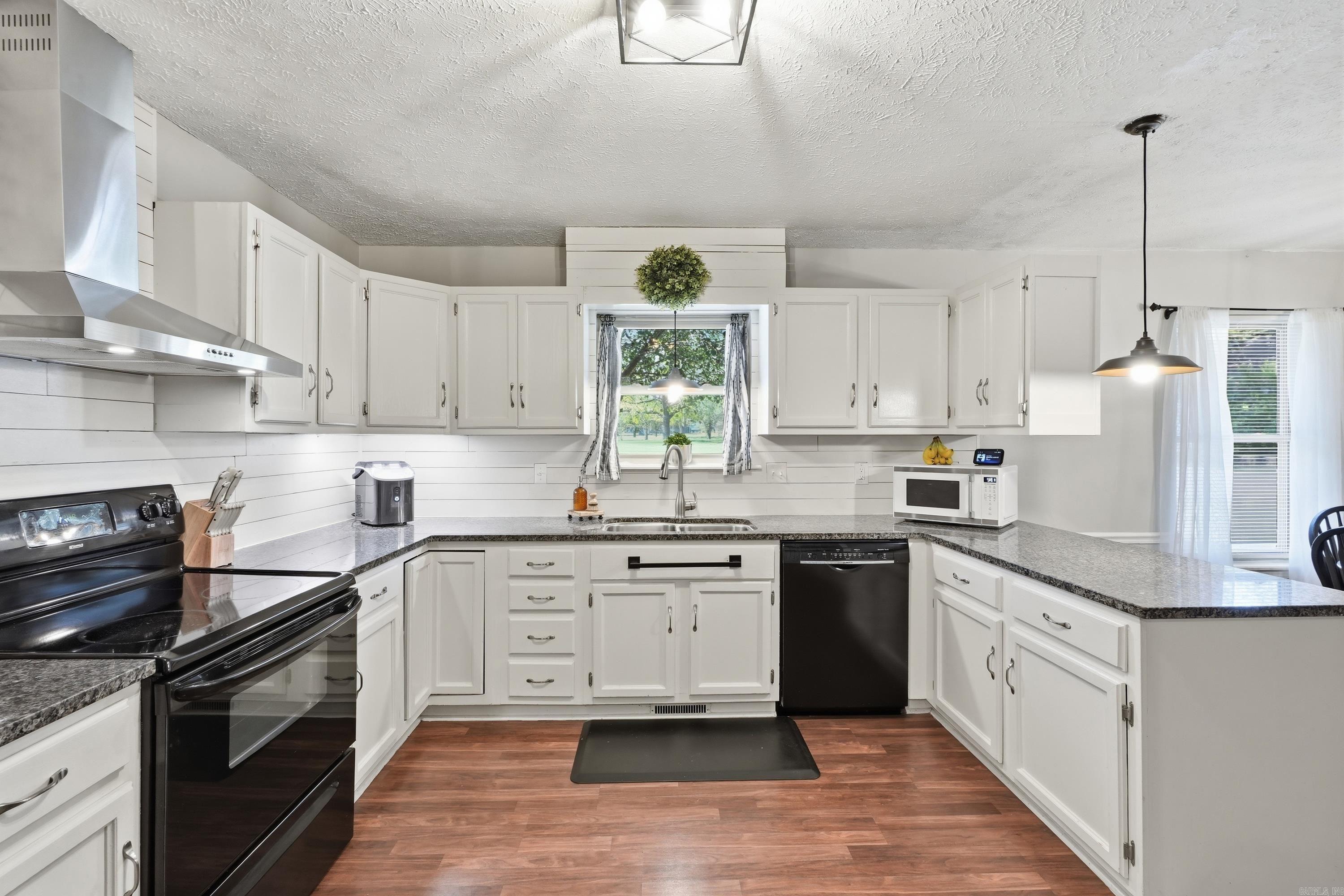 534 Main St. Property Photo 21