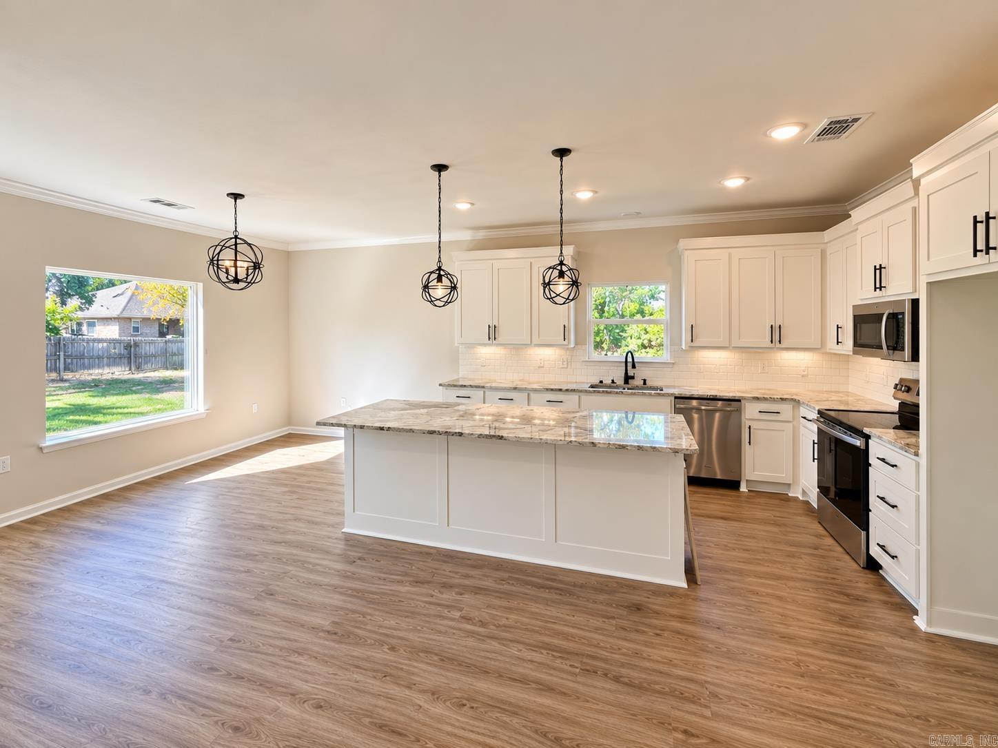 531 Madeleine Circle Property Photo 3