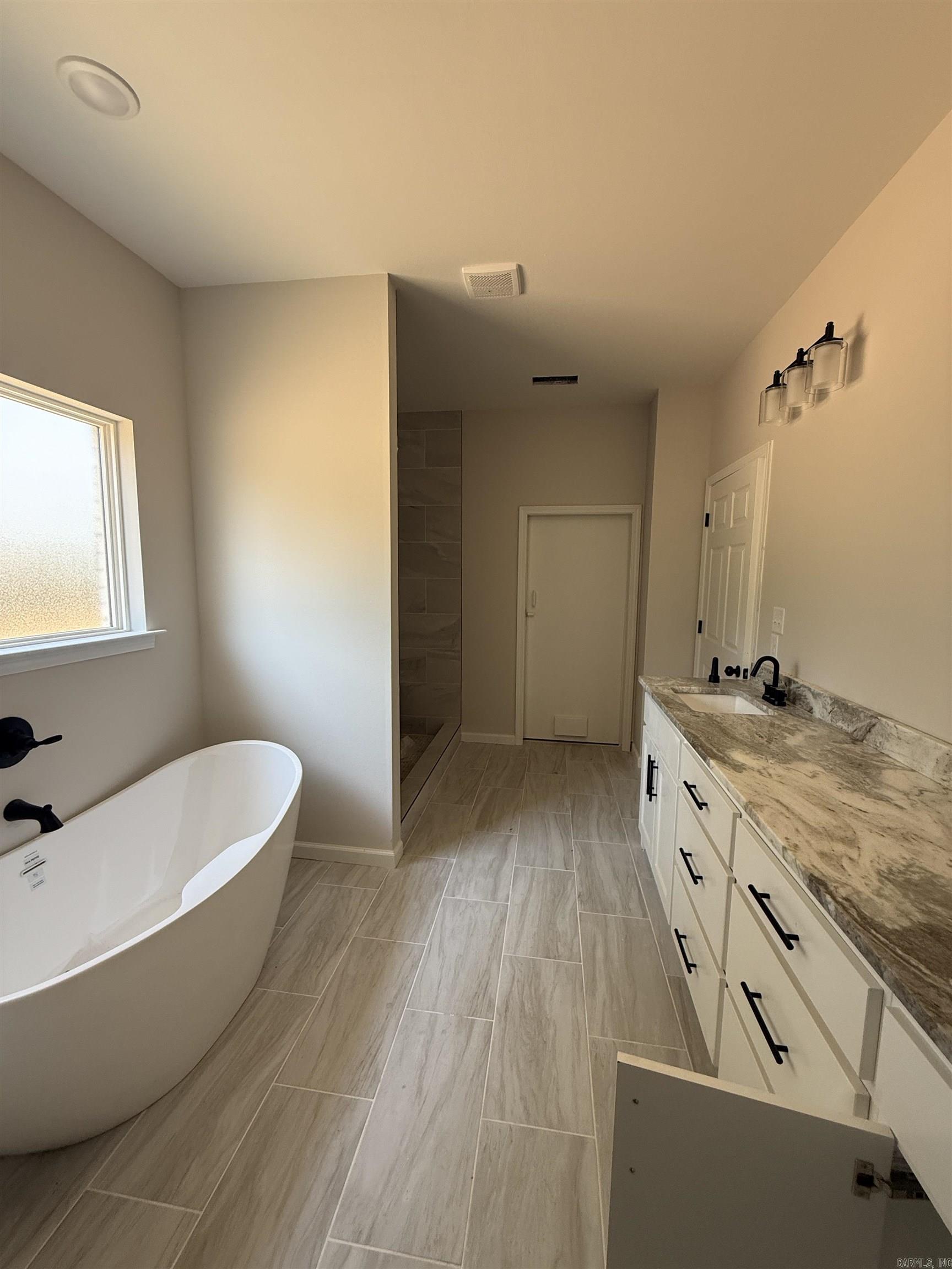 531 Madeleine Circle Property Photo 4