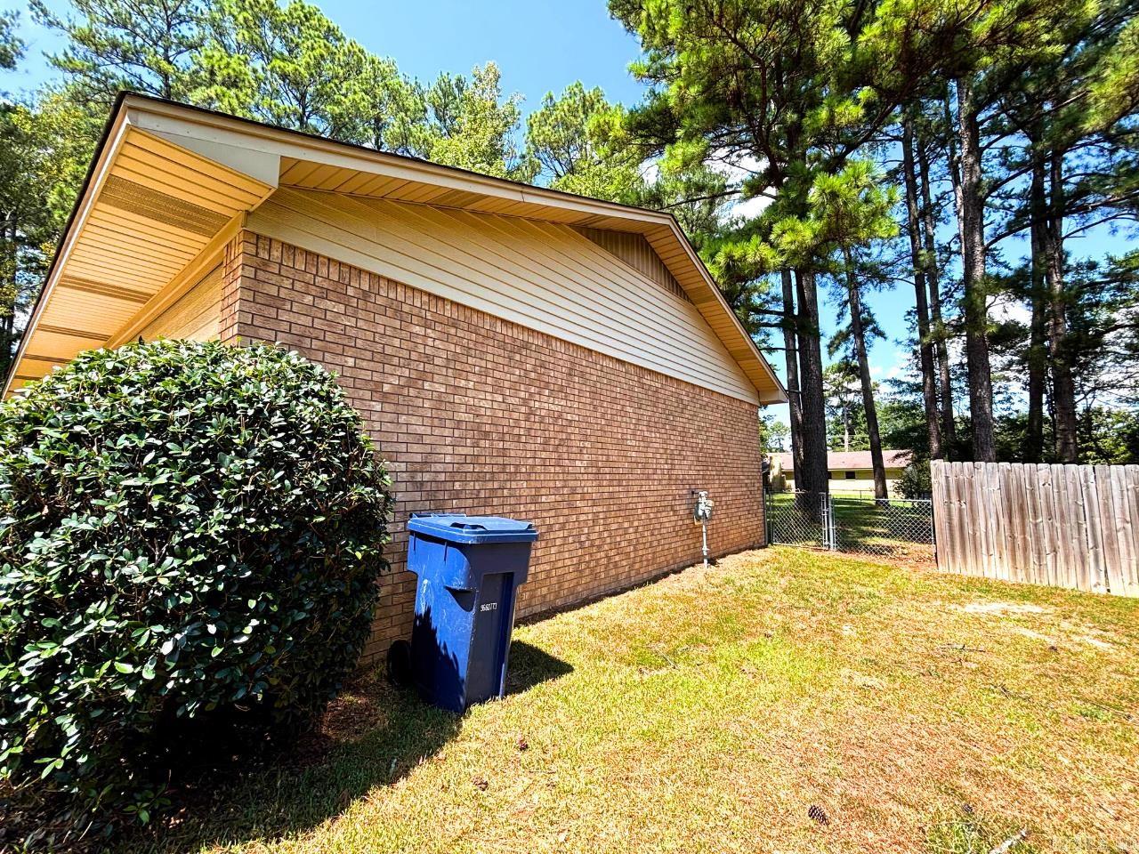 1326 Camellia Property Photo 3