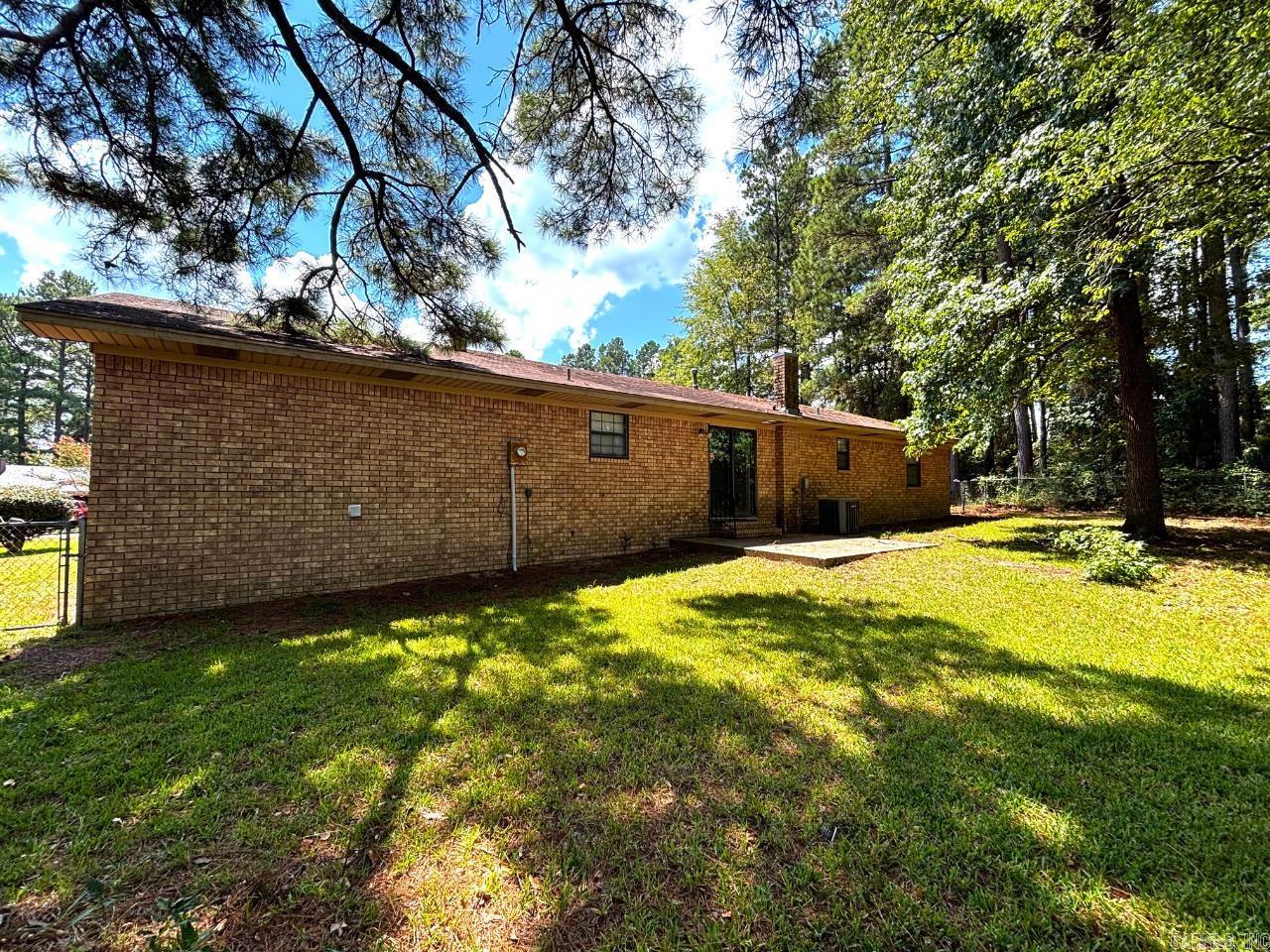 1326 Camellia Property Photo 4