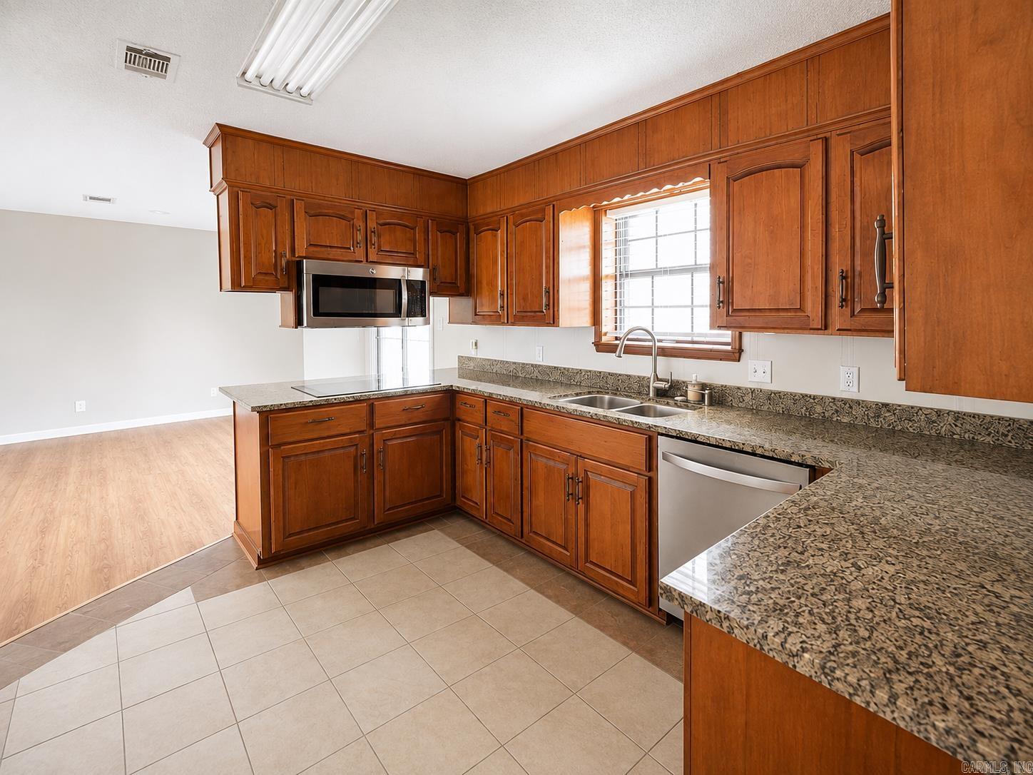 1326 Camellia Property Photo 12