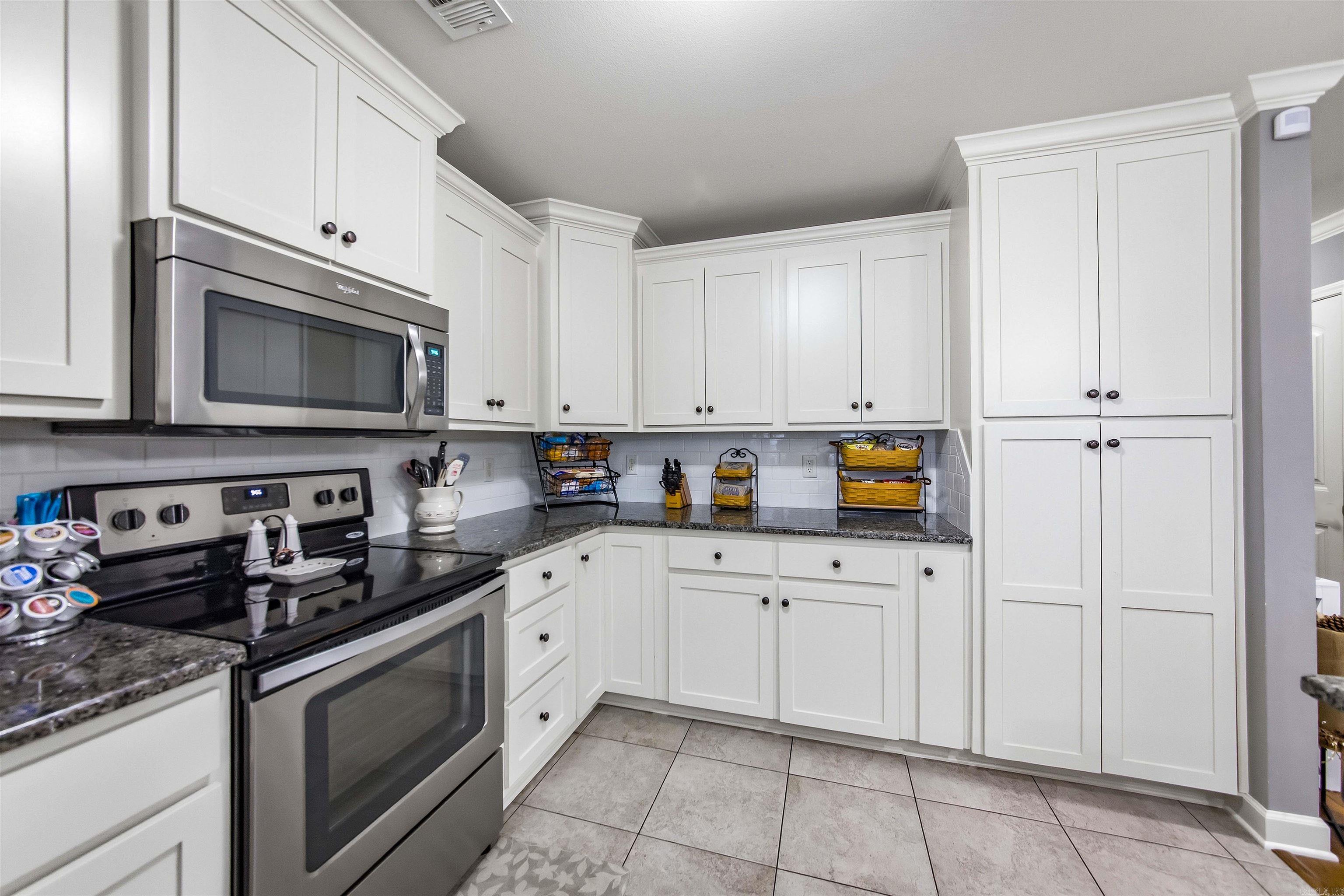 908 Puritan Drive Property Photo 11