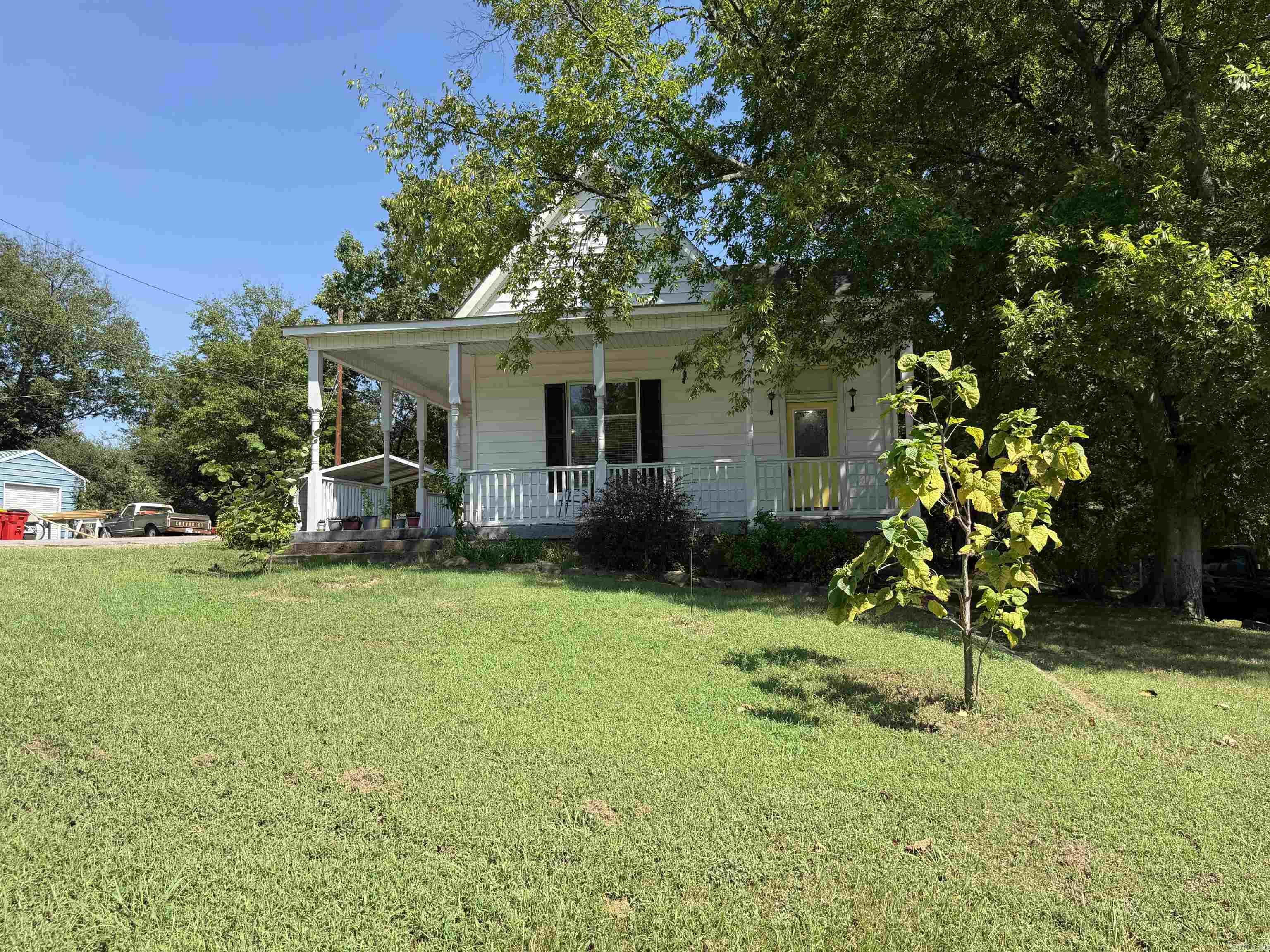 409 W Valley Street Property Photo 4