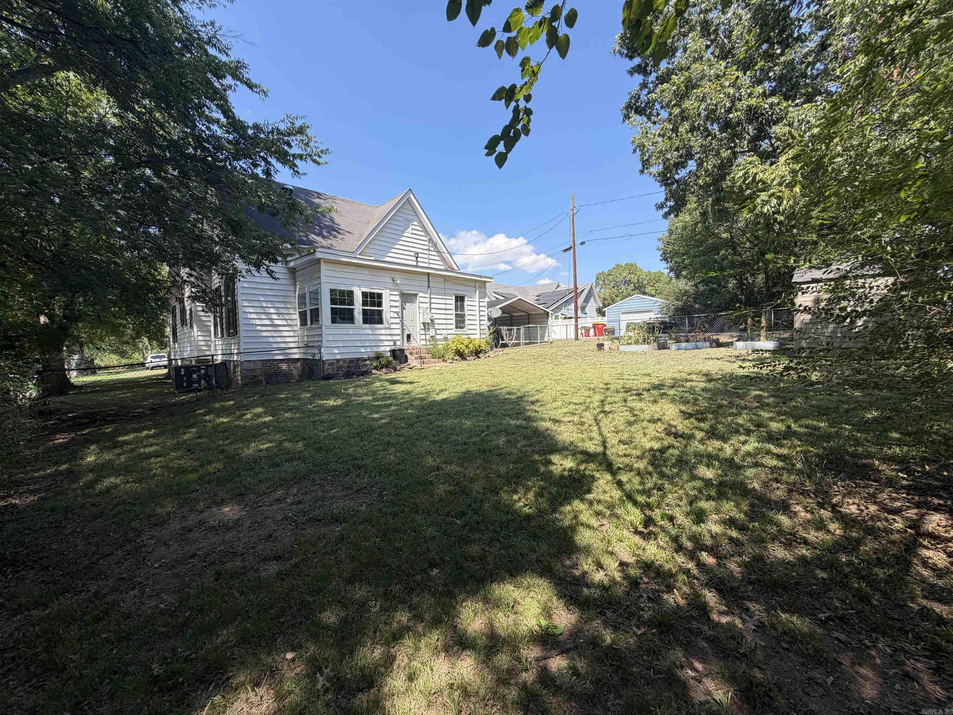 409 W Valley Street Property Photo 8