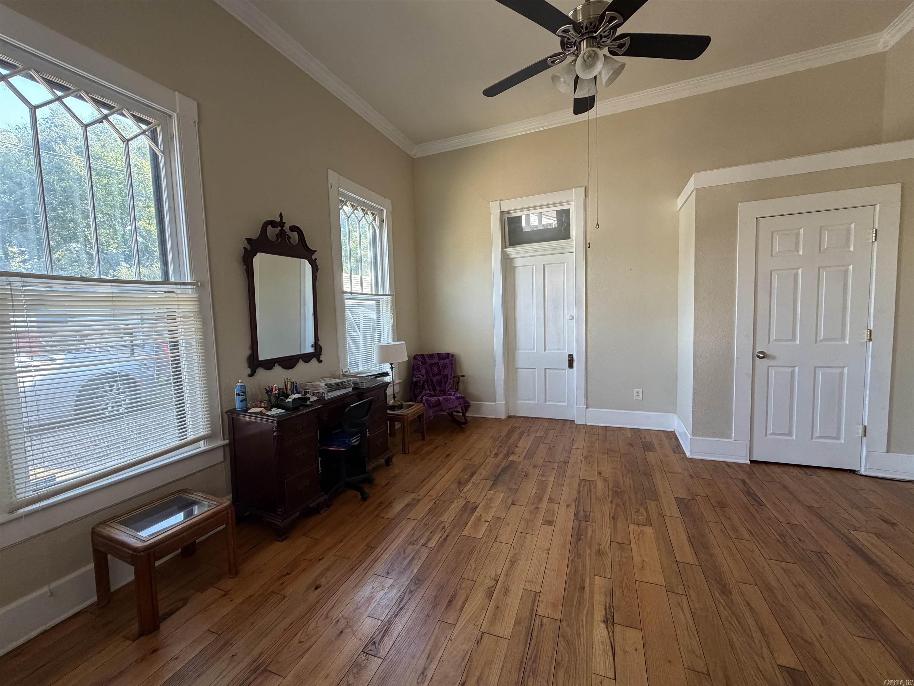 409 W Valley Street Property Photo 18
