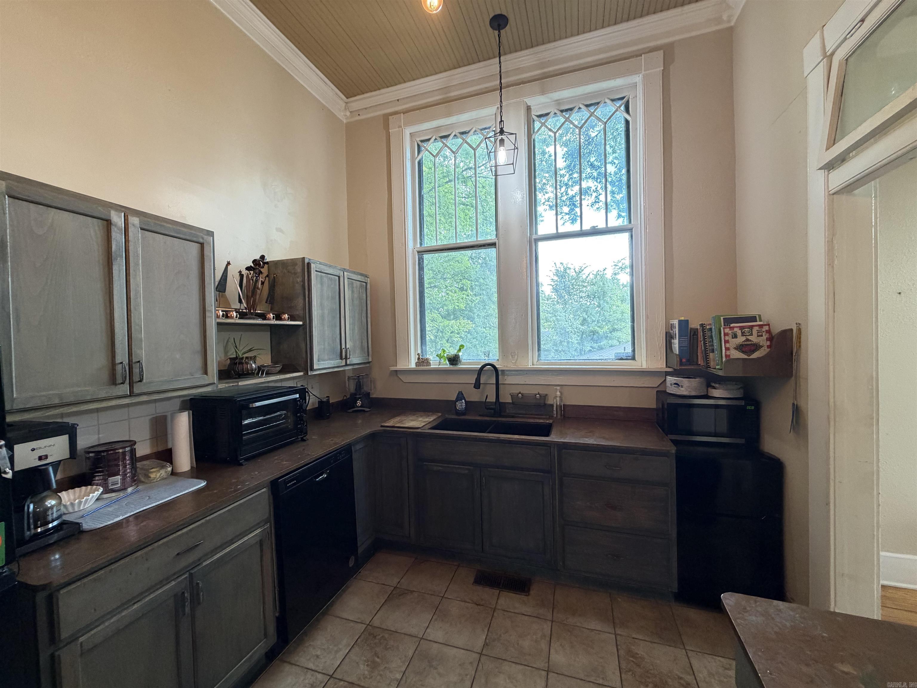 409 W Valley Street Property Photo 25