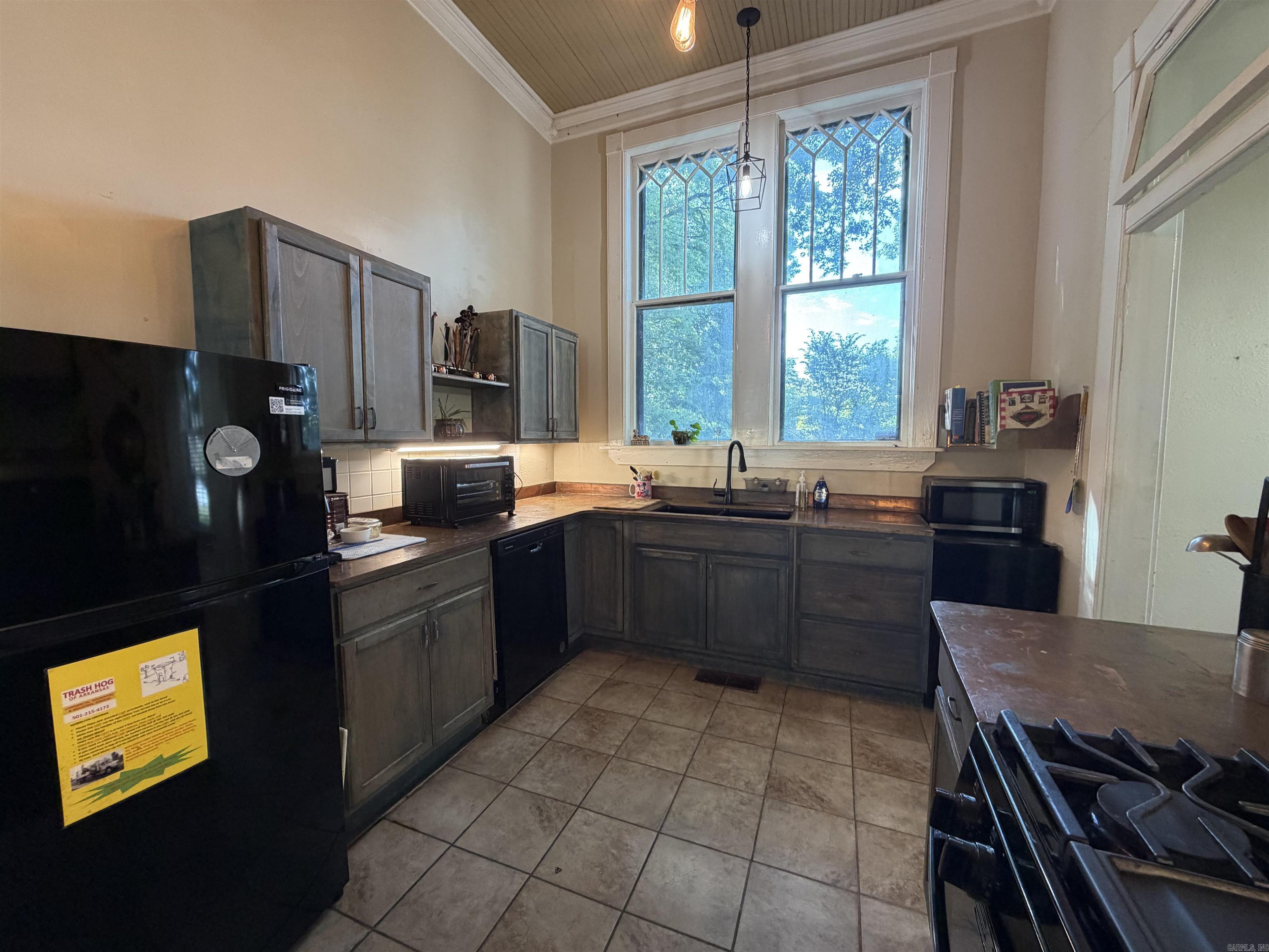 409 W Valley Street Property Photo 30