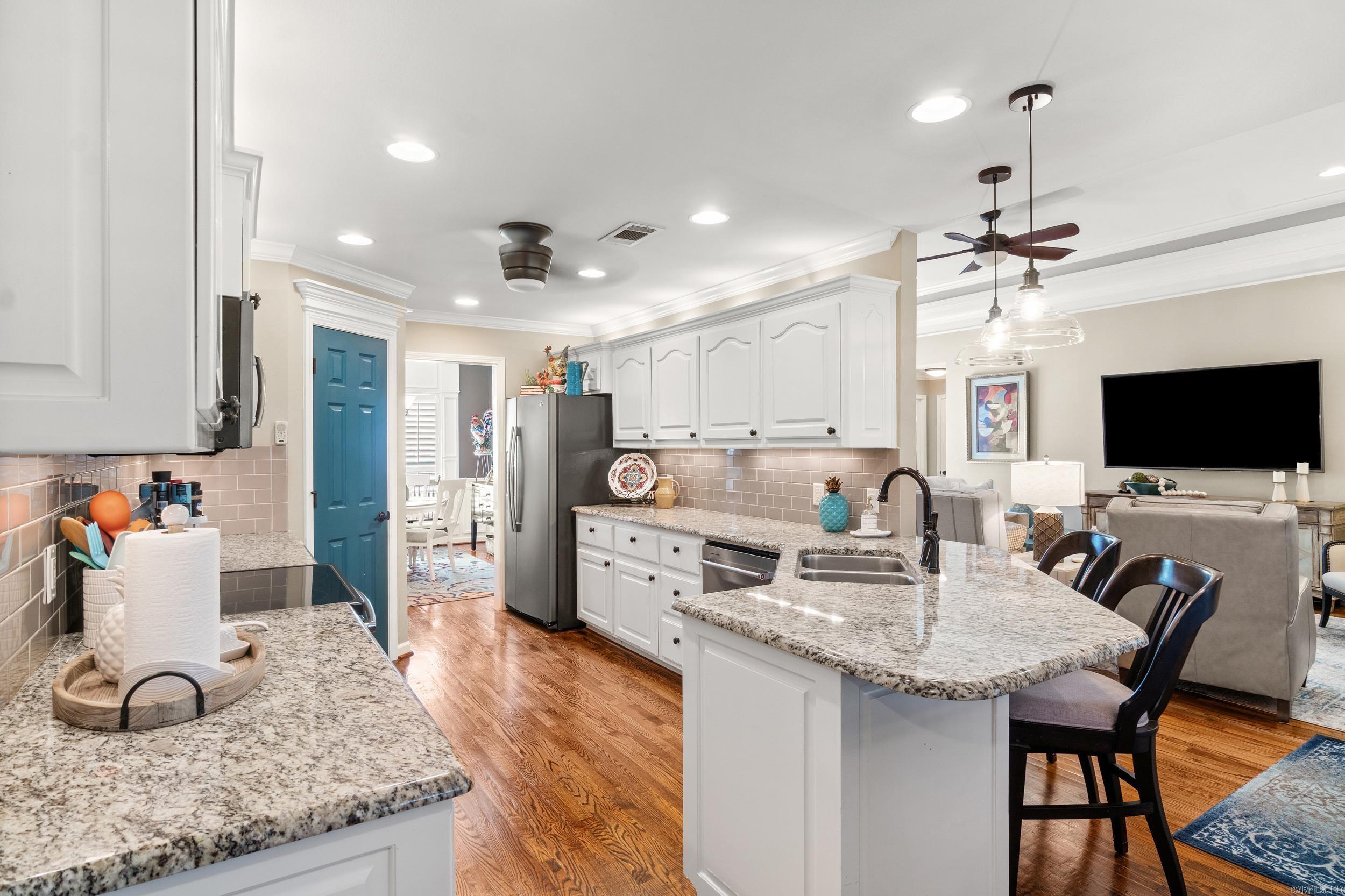 5110 Wall Street Property Photo 5