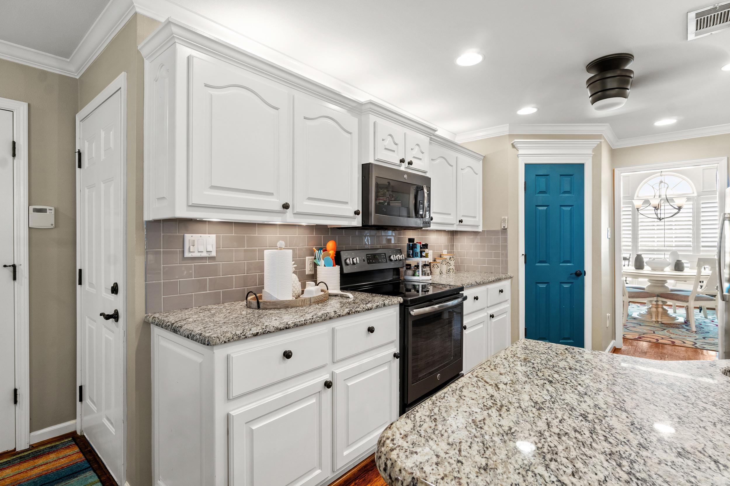 5110 Wall Street Property Photo 6
