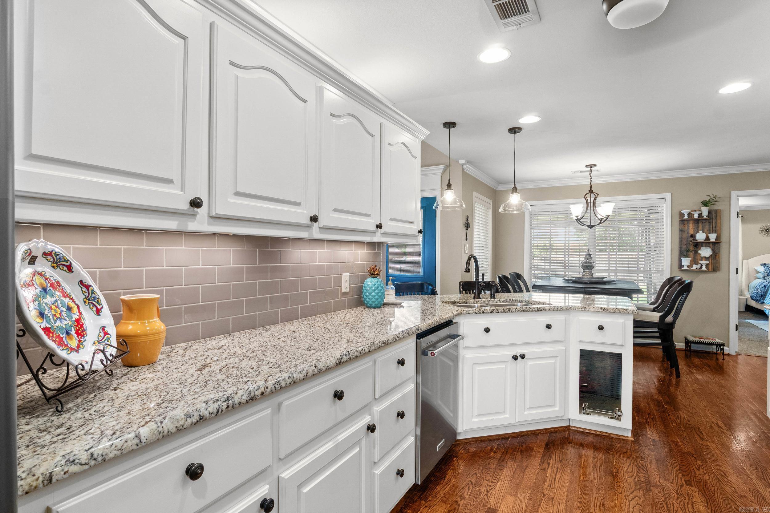5110 Wall Street Property Photo 7