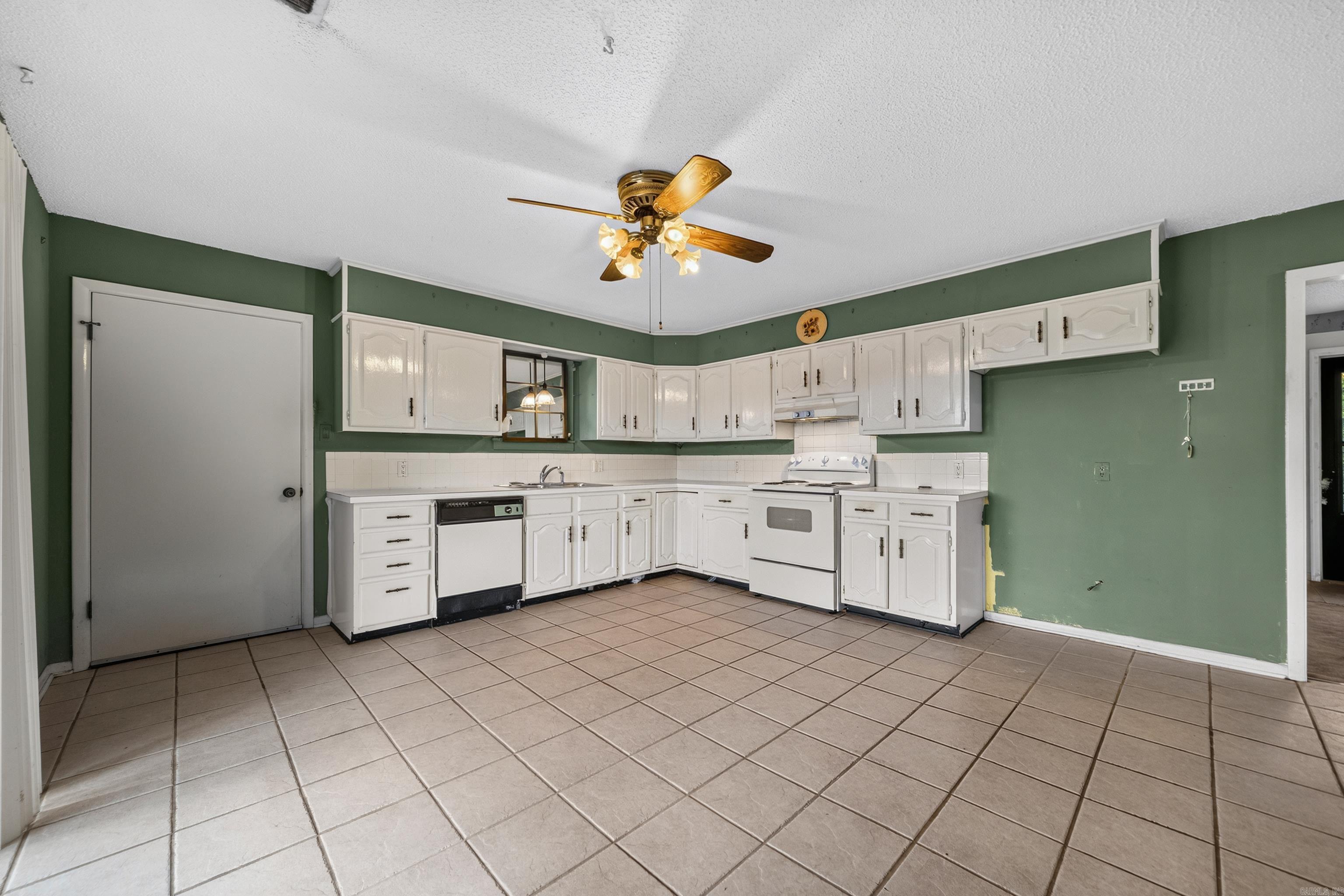 310 Vanadium Circle Property Photo 28
