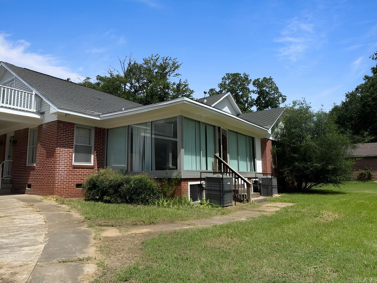 1102 Grand Street Property Photo 2