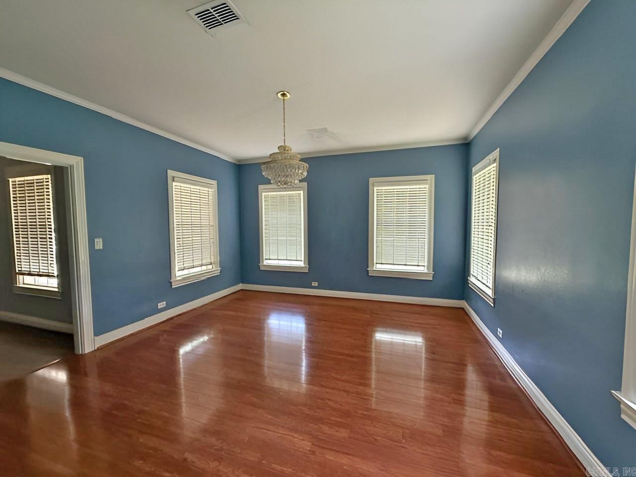 1102 Grand Street Property Photo 7