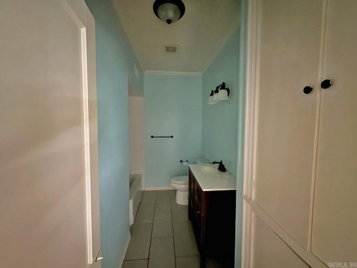 1102 Grand Street Property Photo 8