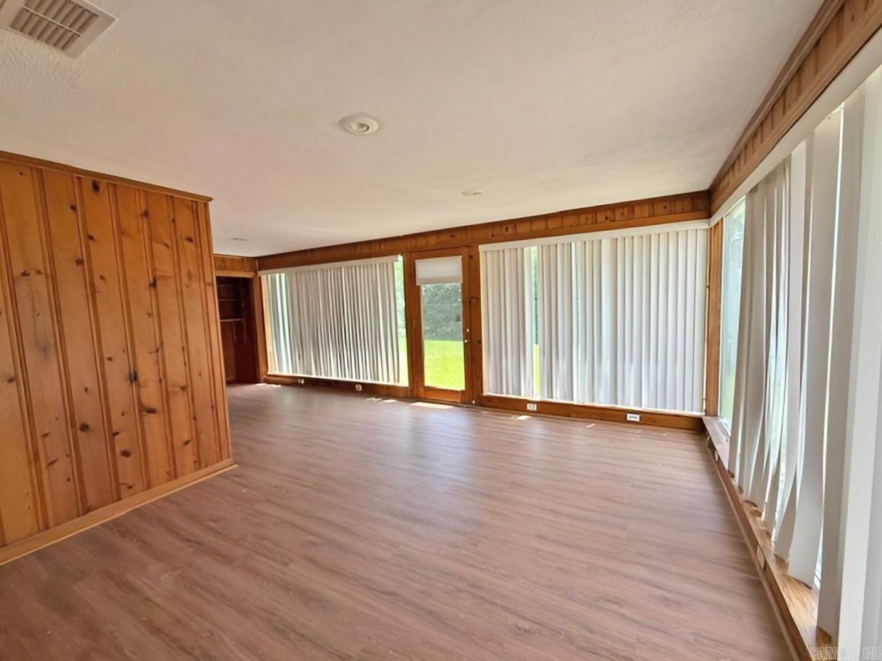 1102 Grand Street Property Photo 12