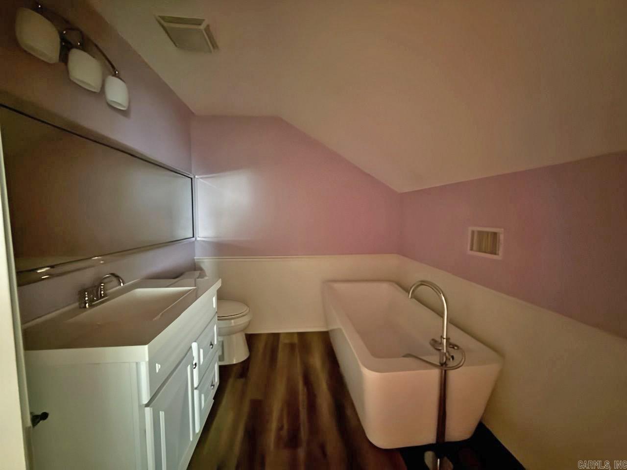1102 Grand Street Property Photo 13