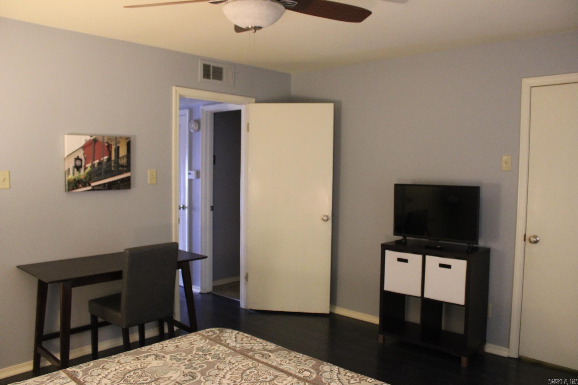 1601 N Bryant St, A6 Property Photo 18