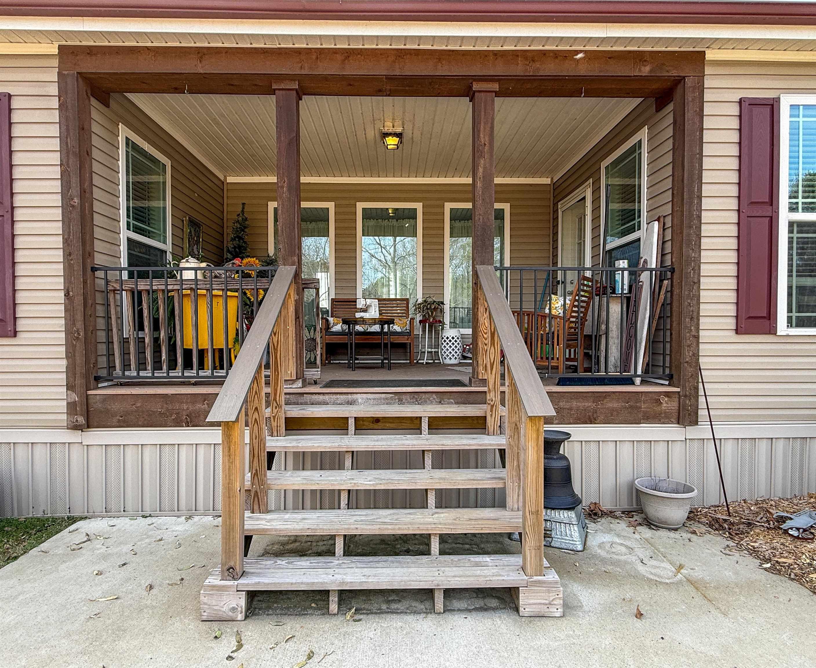 127 Madden Lane Property Photo 3