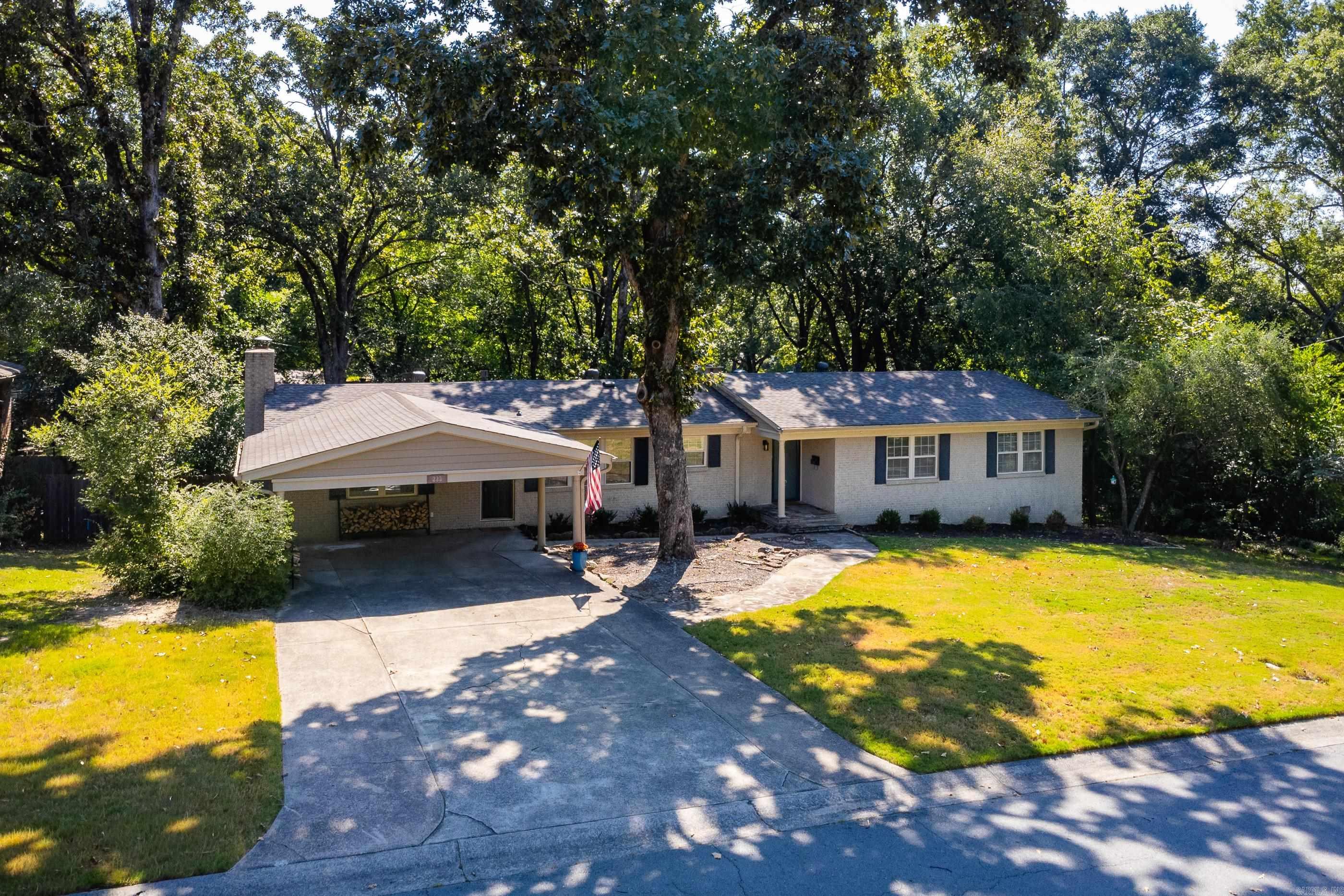 223 Beckwood Drive Property Photo 1