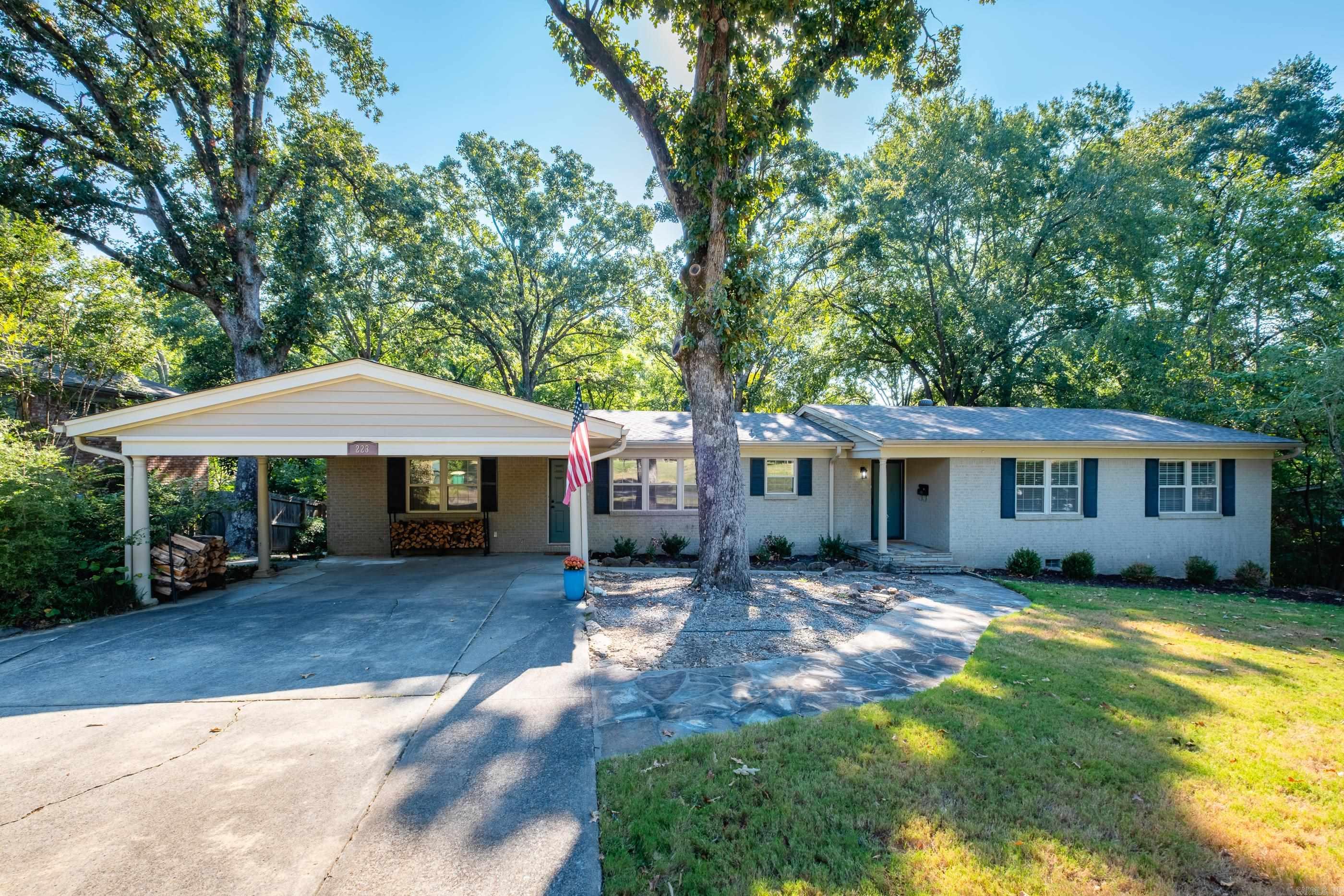 223 Beckwood Drive Property Photo 4