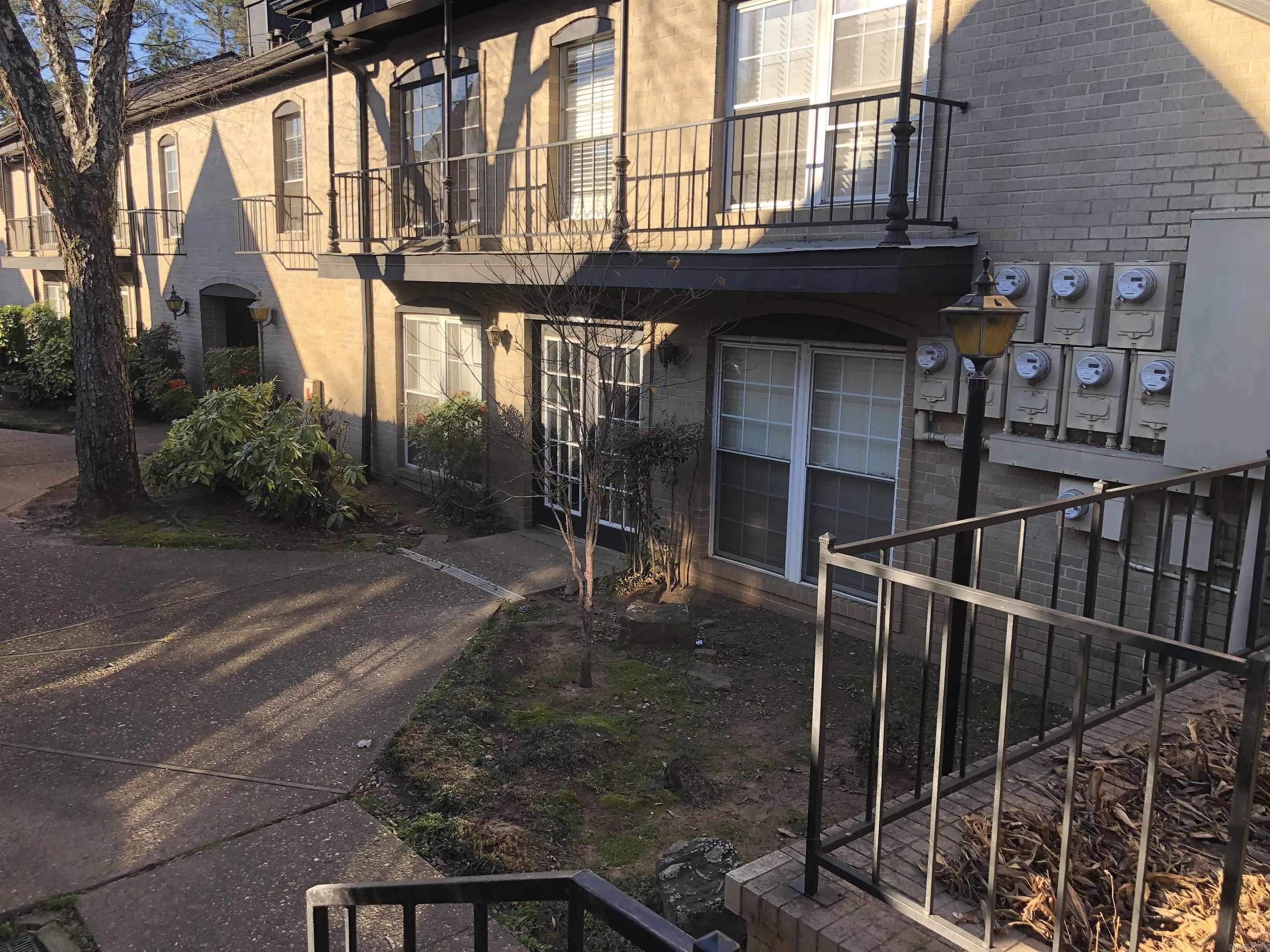 1601 N Bryant St, A12 Property Photo 1
