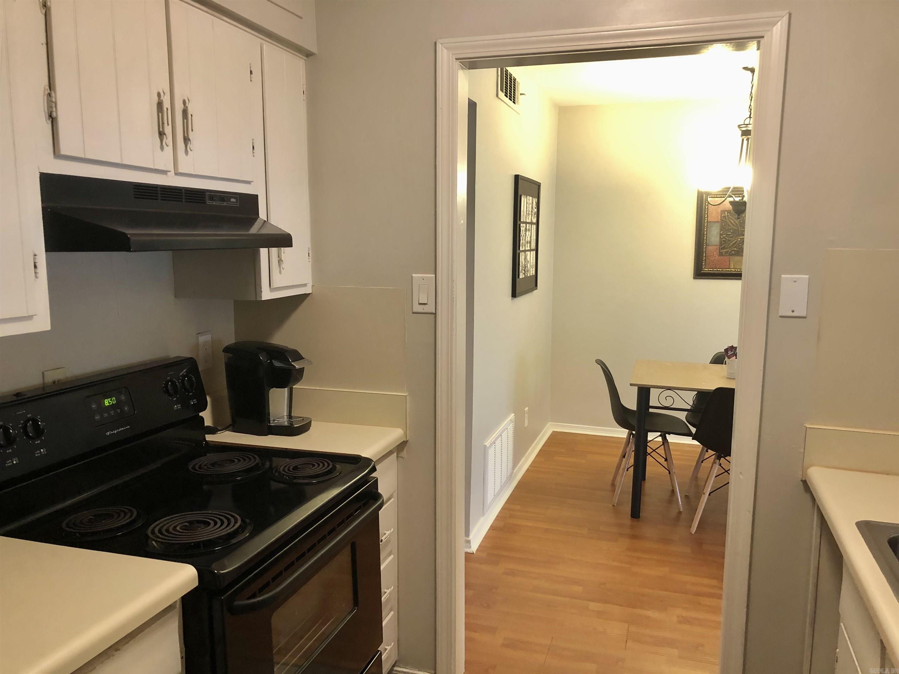 1601 N Bryant St, A12 Property Photo 6