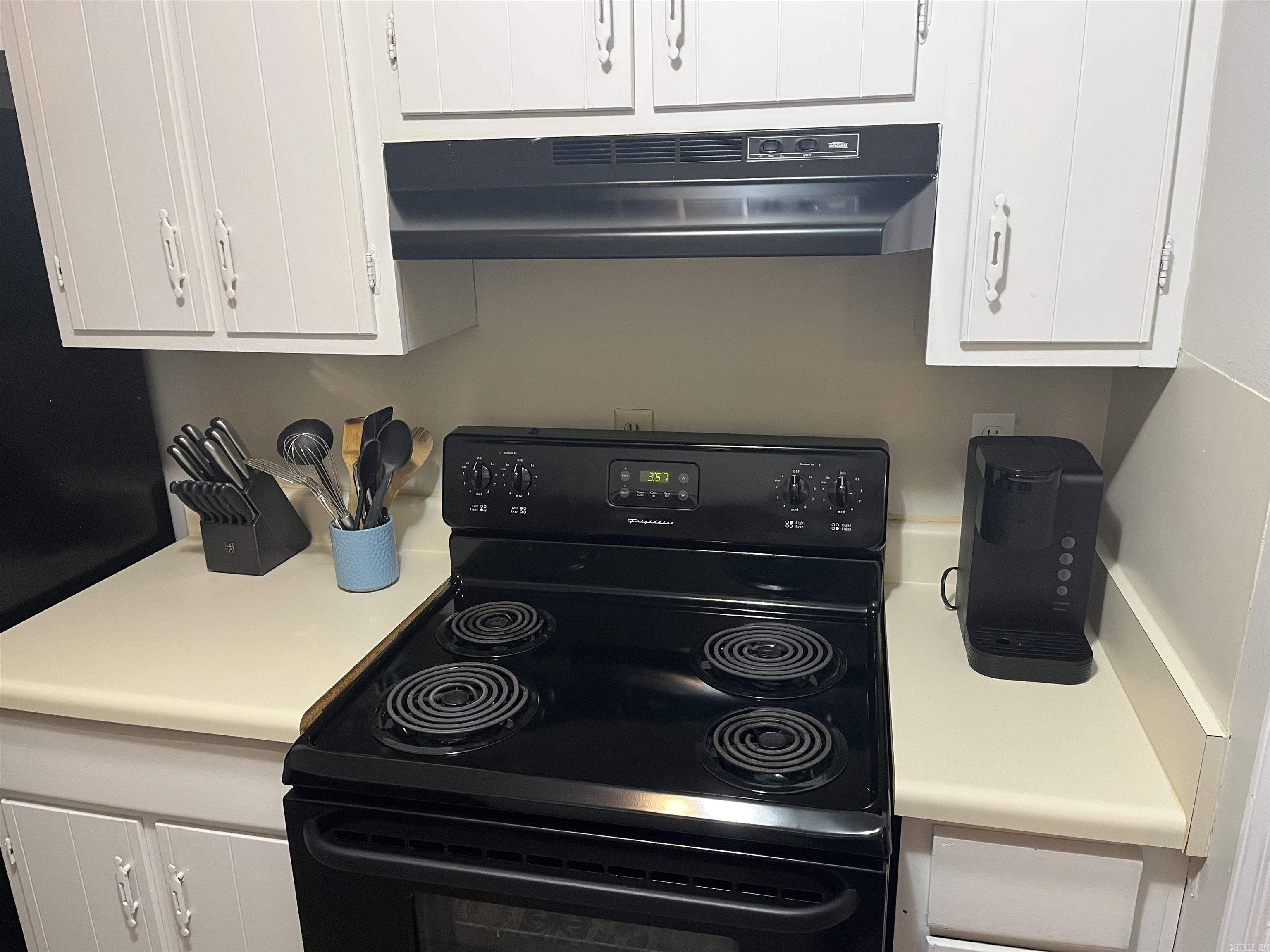 1601 N Bryant St, A12 Property Photo 9