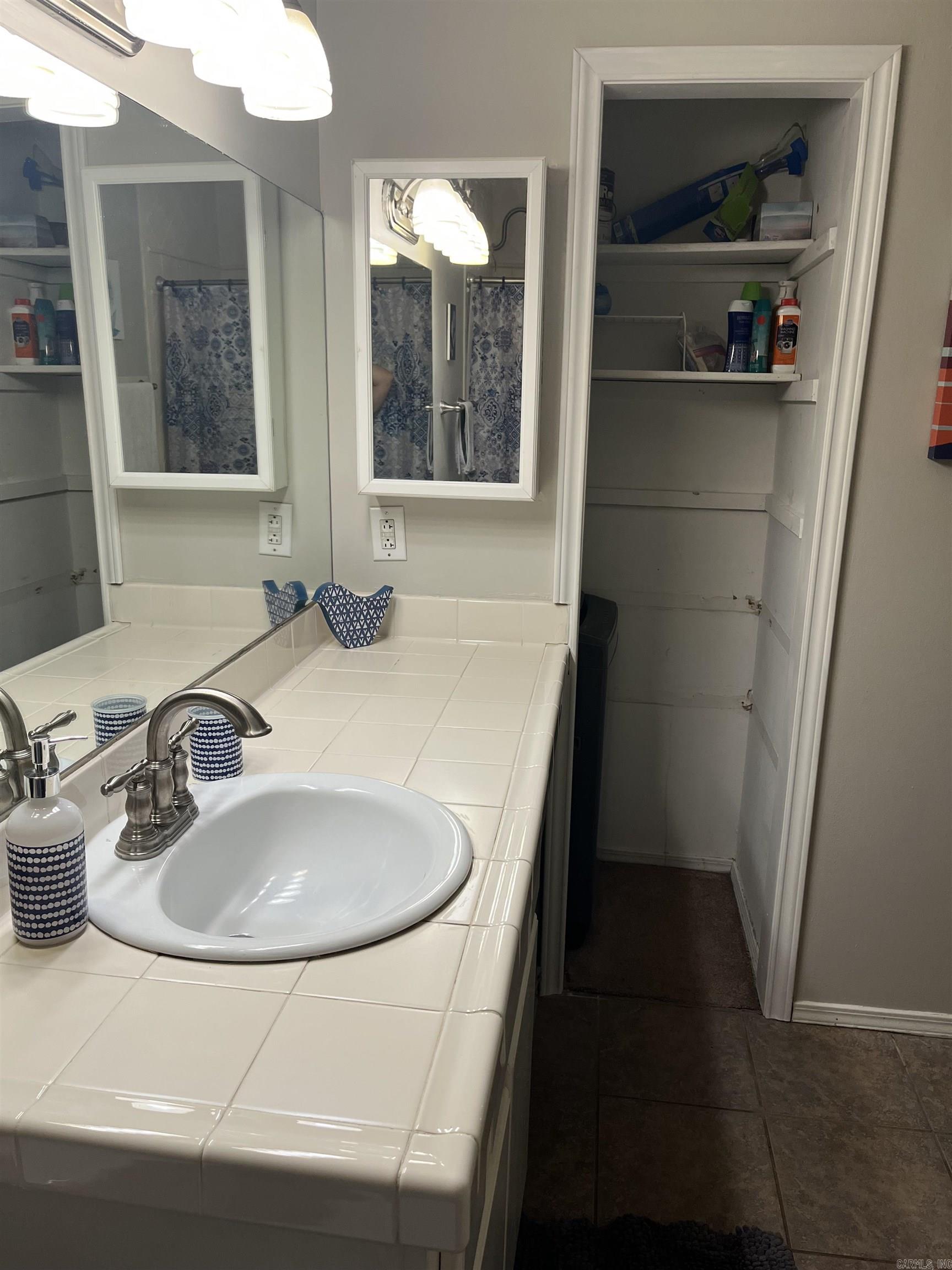 1601 N Bryant St, A12 Property Photo 10