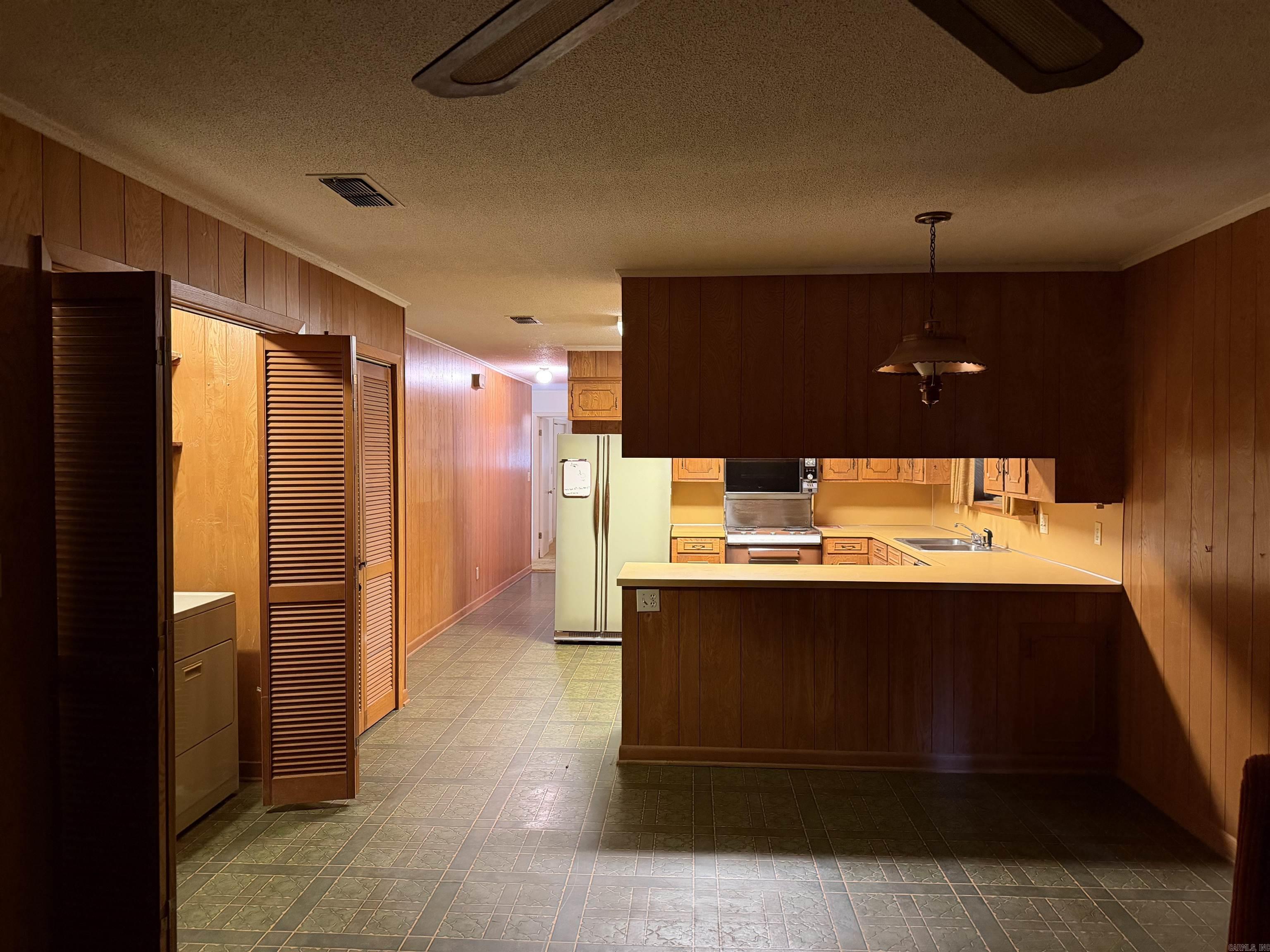 1209 Janwood Property Photo 3
