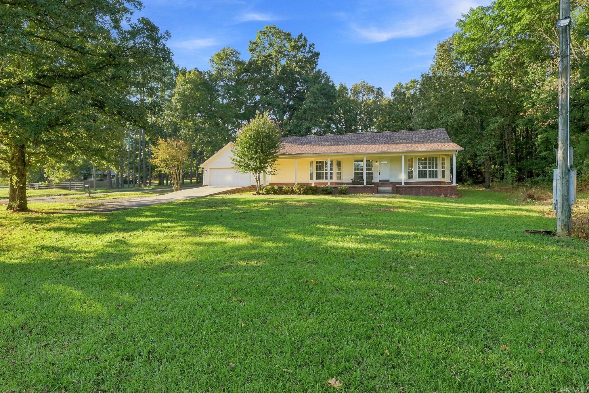 985 Bailey Road Property Photo 2
