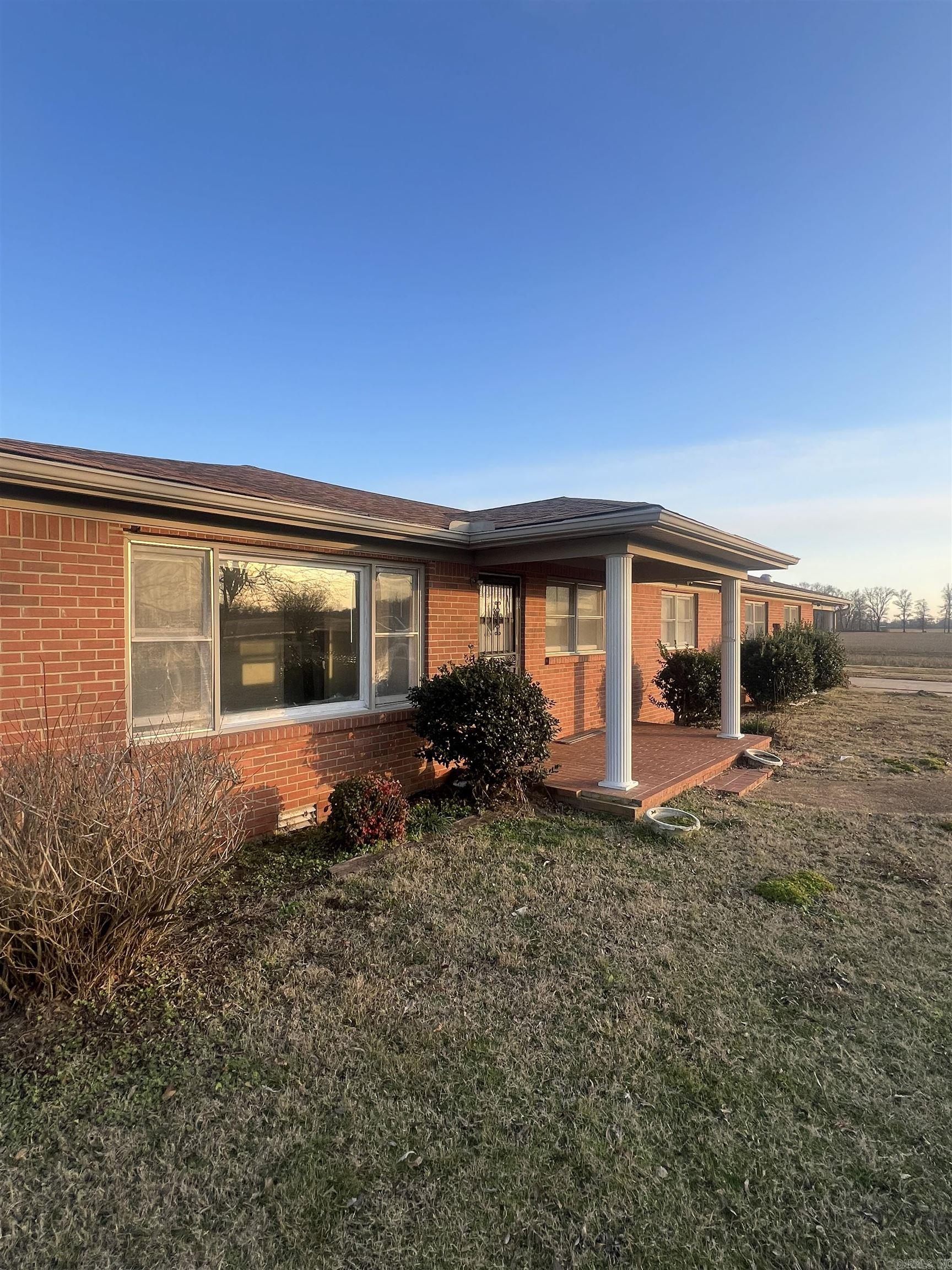 2742 Phillips 241 Road Property Photo 1