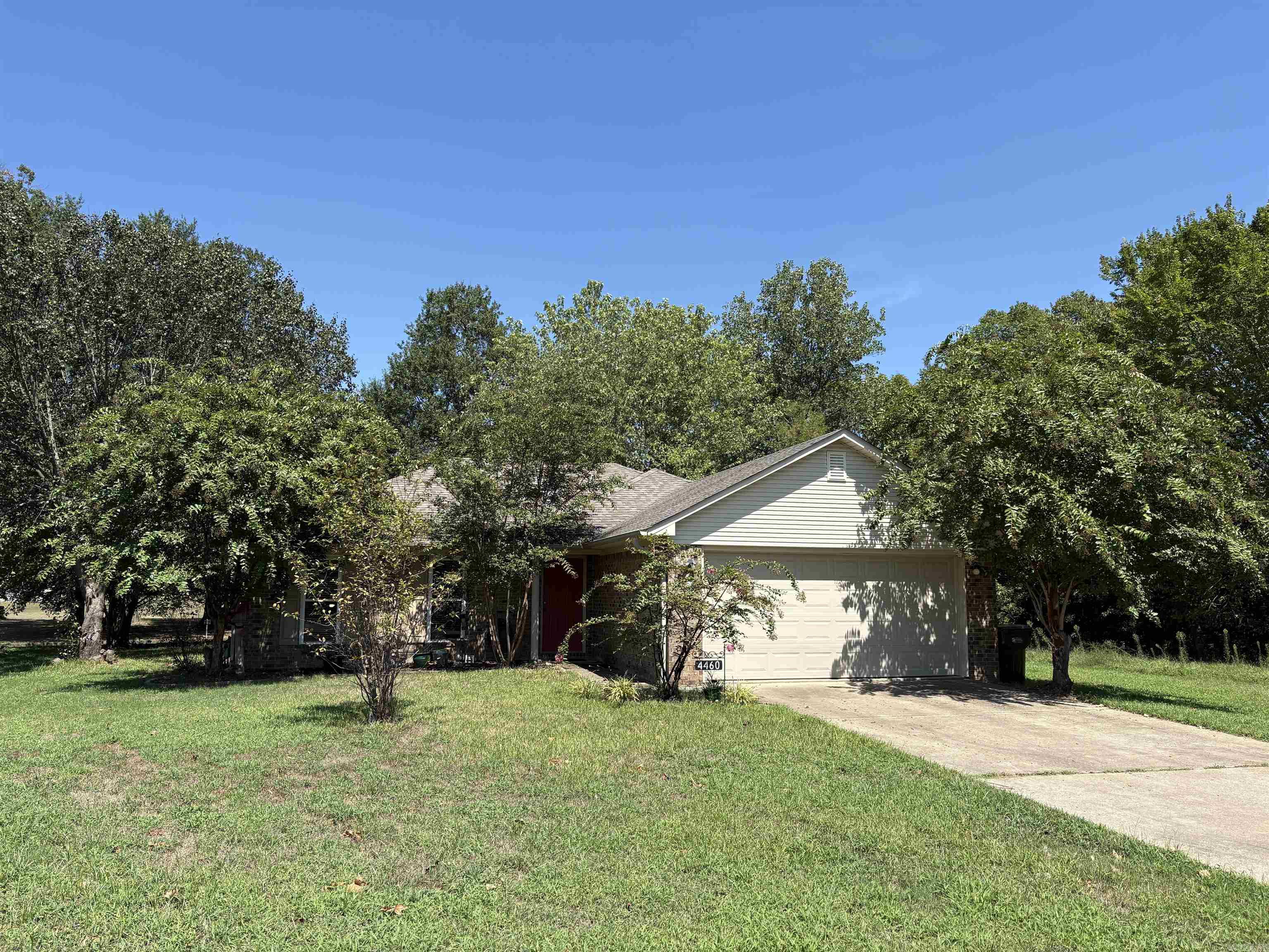 4460 Thompson Street Property Photo 1